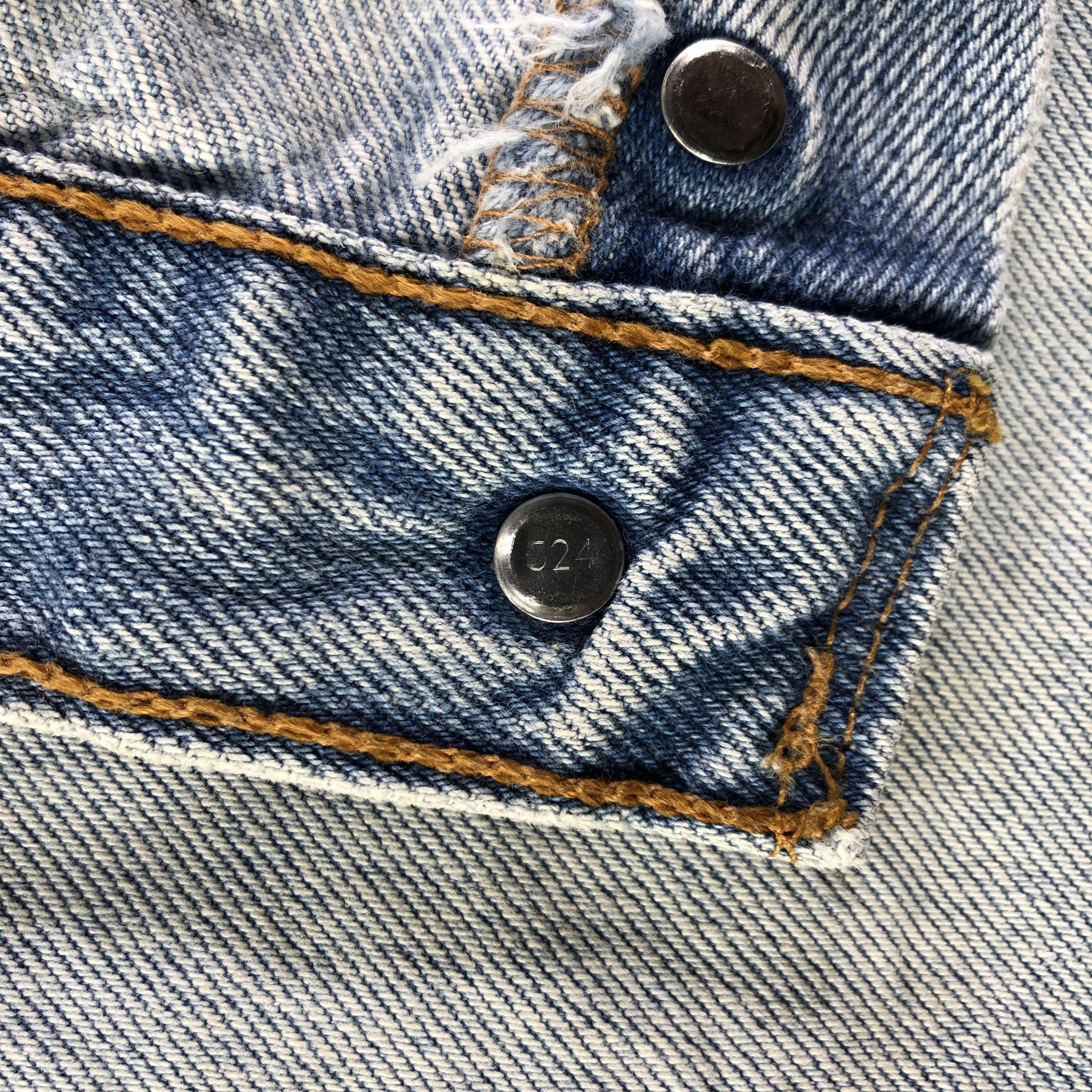Levi's 90s Vintage Light Wash Levis 501 Jeans-J2997 Size US 44 / EU 60 - 9 Thumbnail