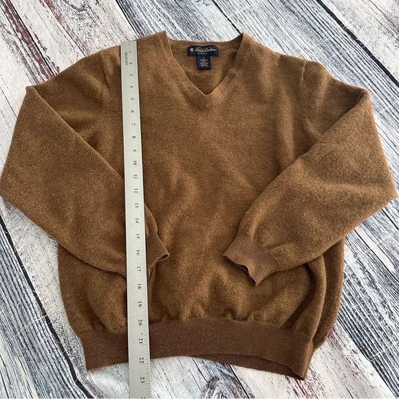 Brooks Brothers Brooks Brothers Tan V-Neck Merino Wool Sweater Size M / US 6-8 / IT 42-44 - 5 Thumbnail