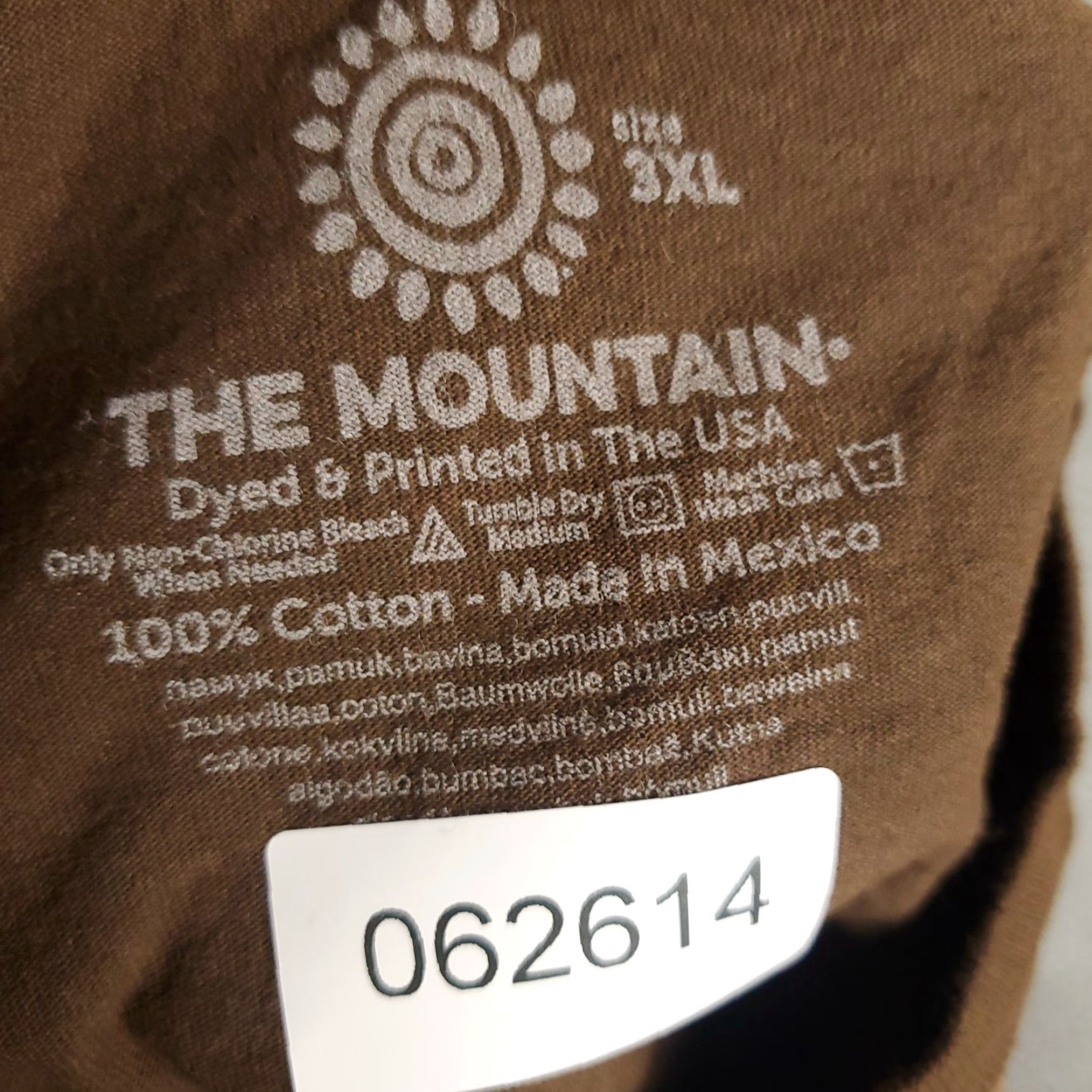 The Mountain The Mountain Long Sleeve T-Shirt Men's 3XL Brown Grizzly Bear Fishing Print Size US XXL / EU 58 / 5 - 7 Thumbnail