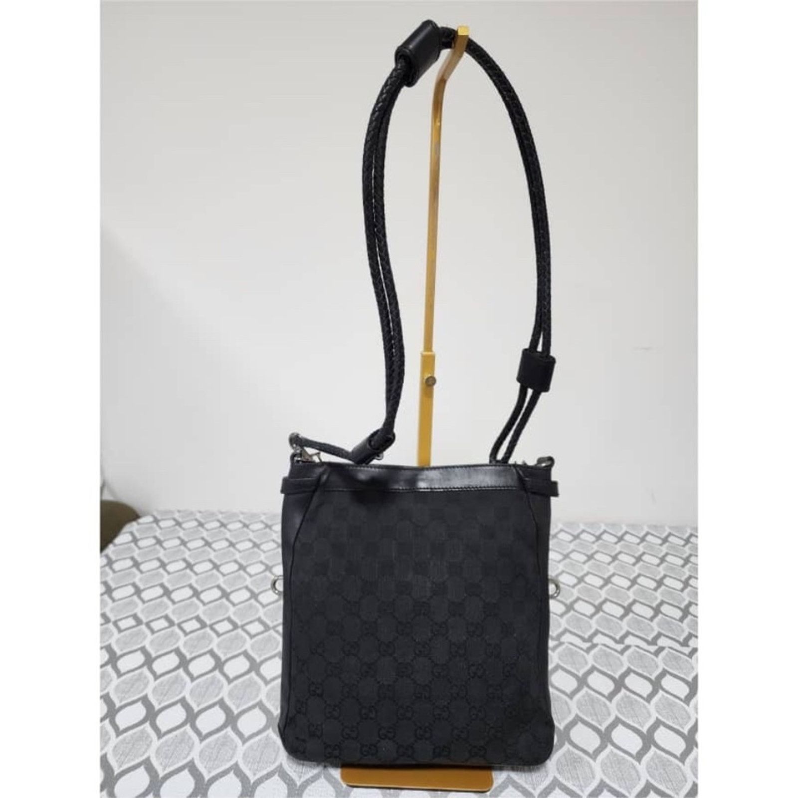 Gucci Authentic GUCCI GG Canvas Shoulder Bag Black Size ONE SIZE - 1 Thumbnail