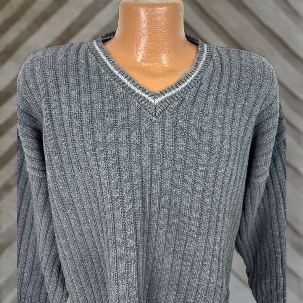 Bill Blass VINTAGE Bill Blass V-Neck Sweater Men L Gray Cotton Knit Heavyweight 90s 80s Retro Casual Size US L / EU 52-54 / 3 - 1 Thumbnail