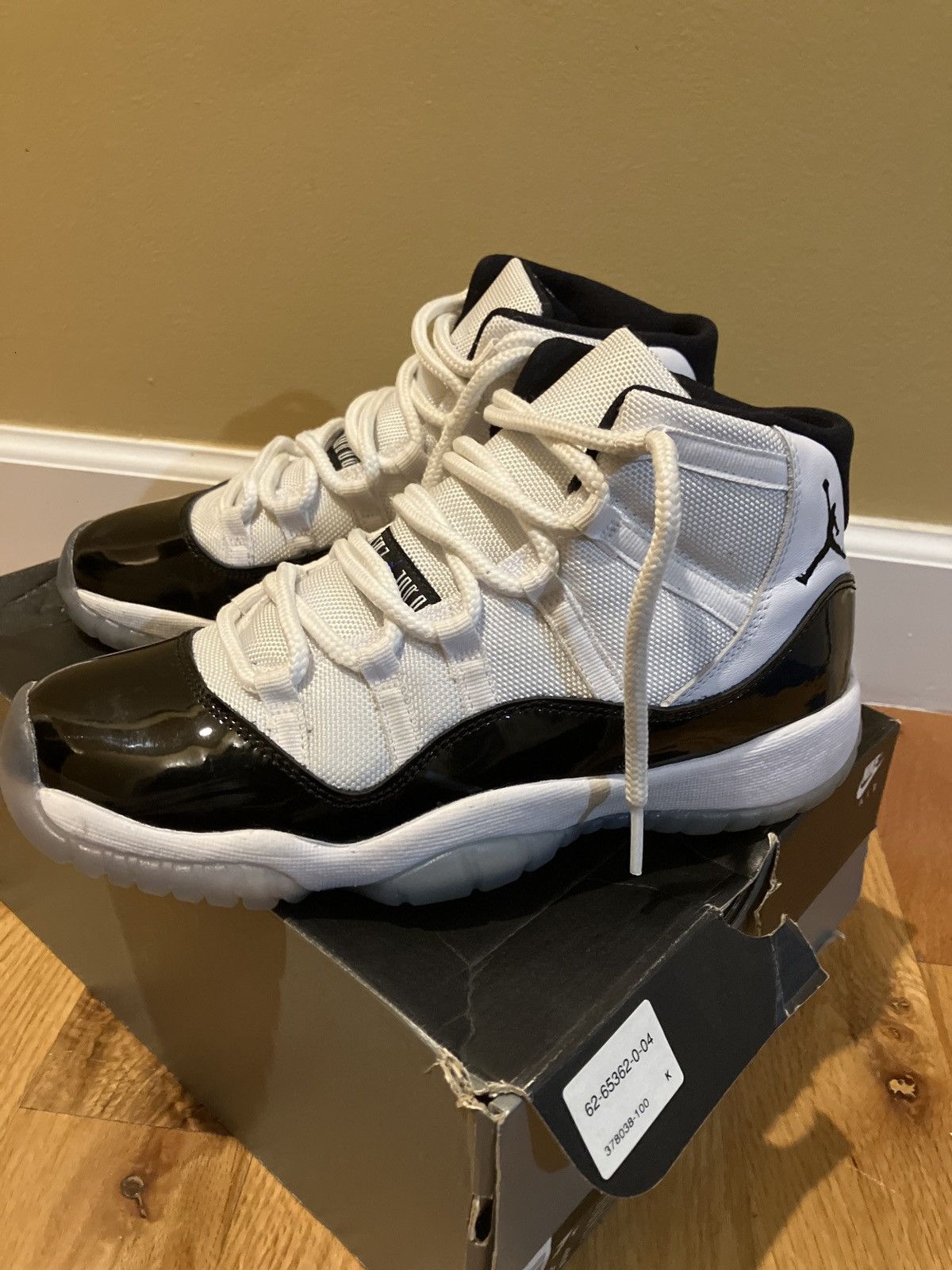 Jordan Brand × Nike Jordan 11 retro concord GS Size US 7 / EU 40 - 2 Thumbnail