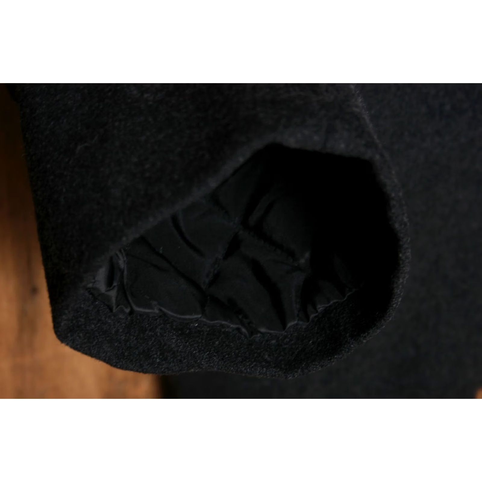 Andrew Marc VINTAGE Andrew Marc Parka Hooded Parka Mens Jacket Wool/Cashmere Blend Sz. L Gray 90s/Y2K Features: Hooded, Zip Size US L / EU 52-54 / 3 - 5 Thumbnail