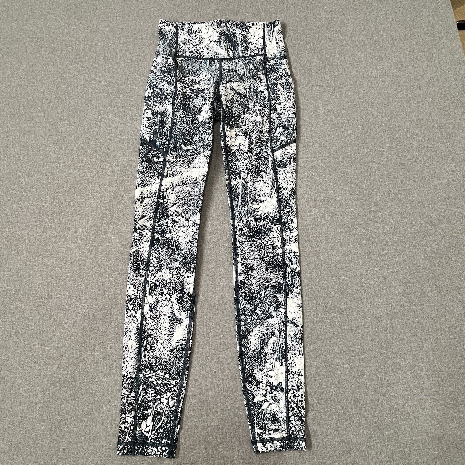 Lululemon Lululemon Speed Up Tight *Full-On Luxtreme Wildwood sz 2 Size 26" / US 2 / IT 38 - 1 Thumbnail