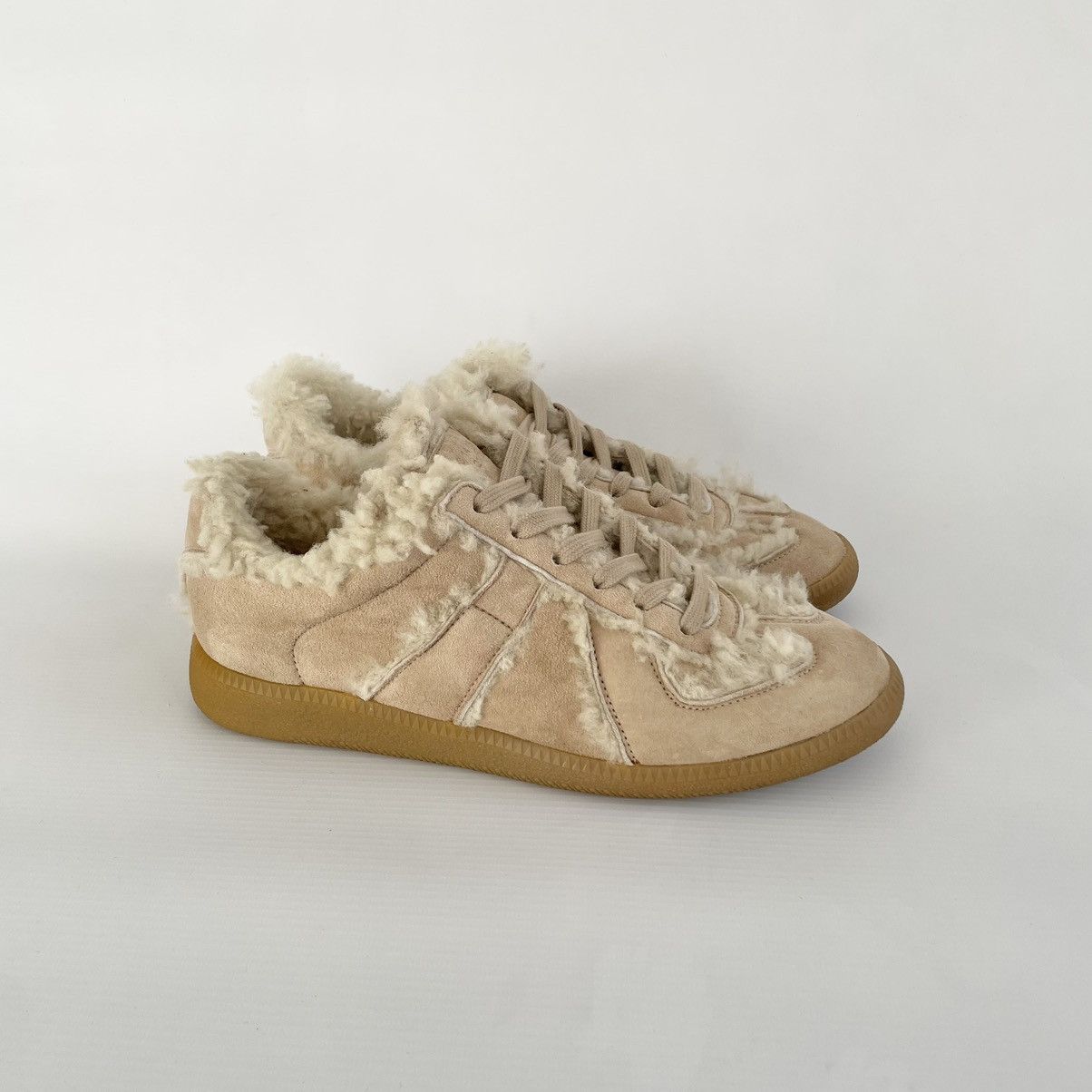 Maison Margiela Beige Shearling GAT Sneakers Size US 8 / IT 38 - 2 Thumbnail