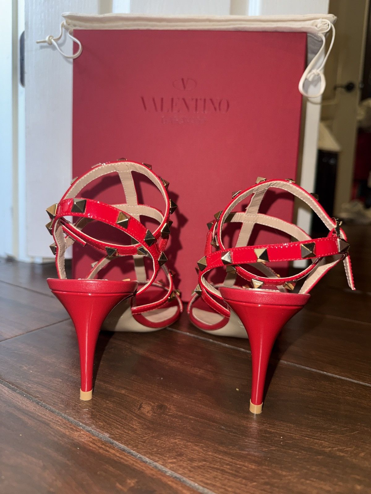 Valentino Valentino Garavani Red Patent Rockstud Sandals Size US 8 / IT 38 - 4 Thumbnail