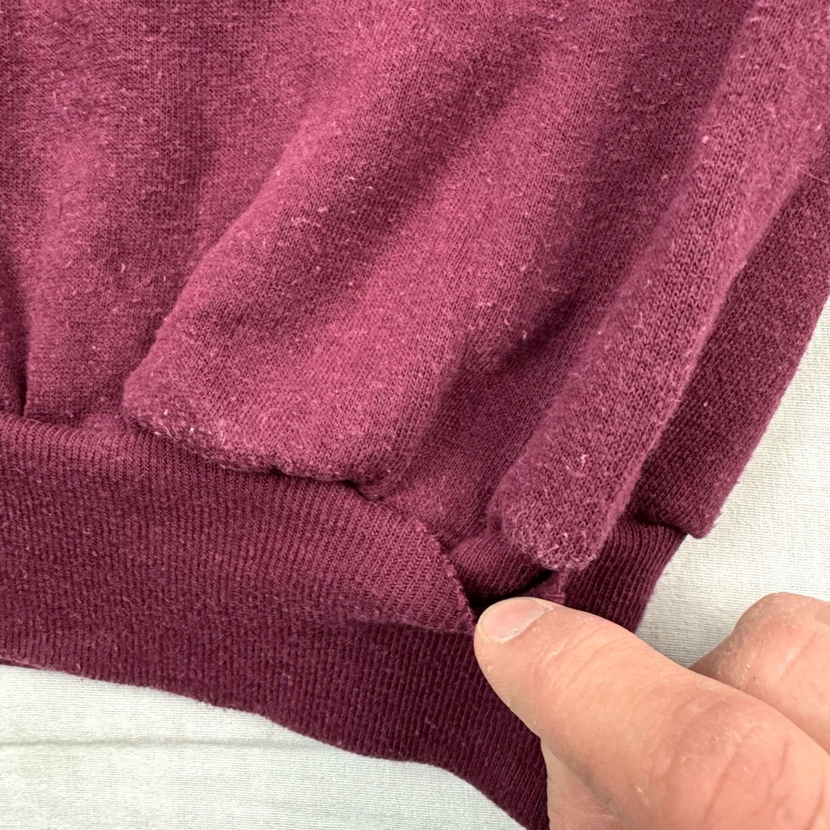 Vintage VINTAGE Royal Knight Sweatshirt Adult L Red 70s USA Crewneck Shirt Pullover Mens Size US L / EU 52-54 / 3 - 7 Thumbnail