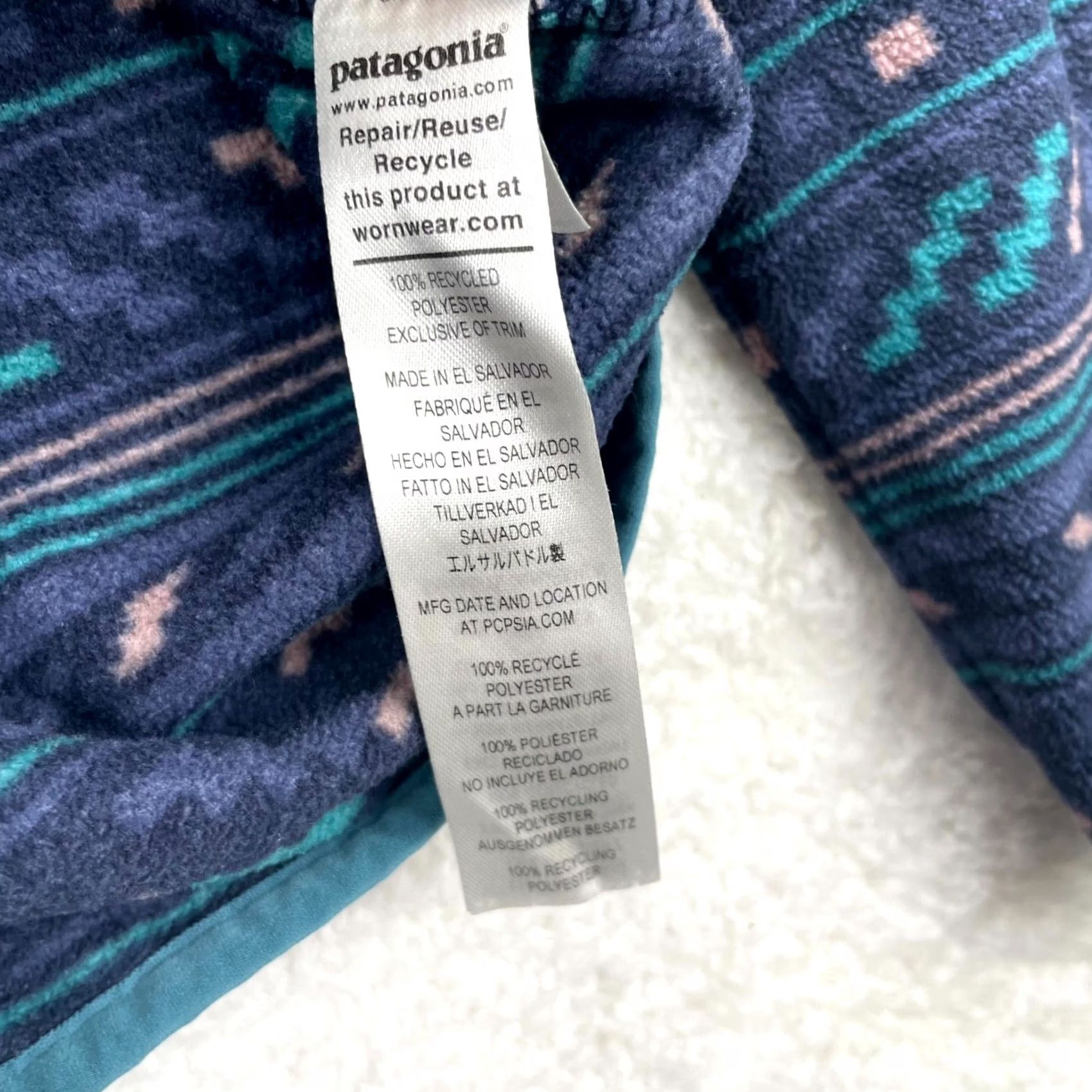 Patagonia VINTAGE Patagonia Fleece Womens XS Blue Aztec Geometric Snap T Sweater Size XS / US 0-2 / IT 36-38 - 4 Thumbnail
