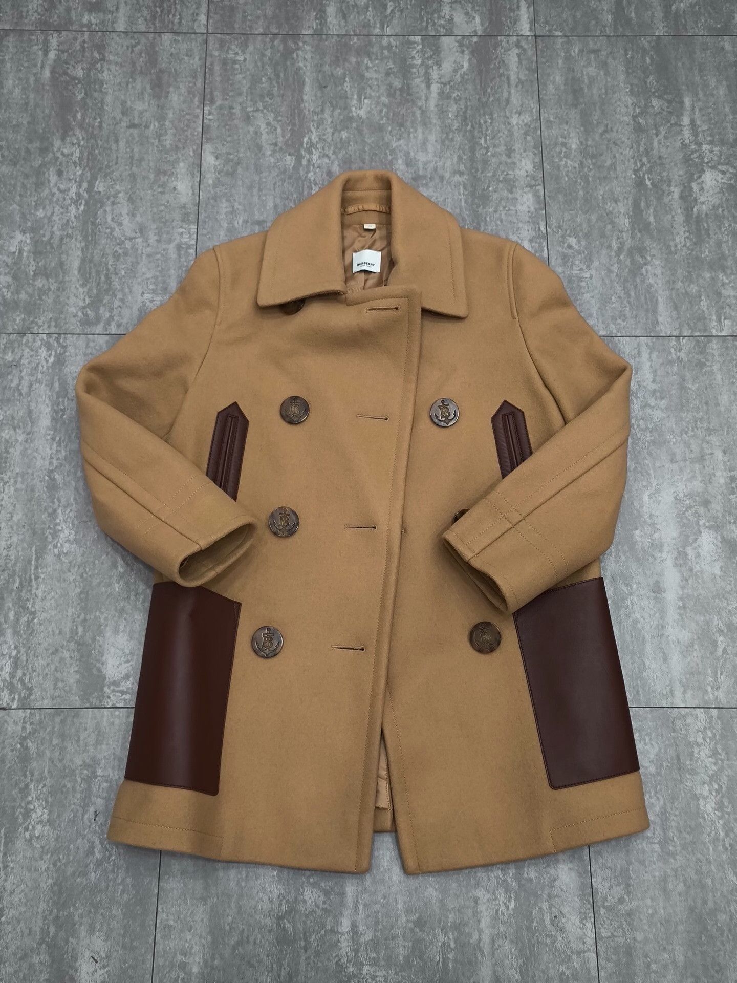 Burberry Burberry Wool Cropped Brown Coat M Women Size M / US 6-8 / IT 42-44 - 1 Thumbnail