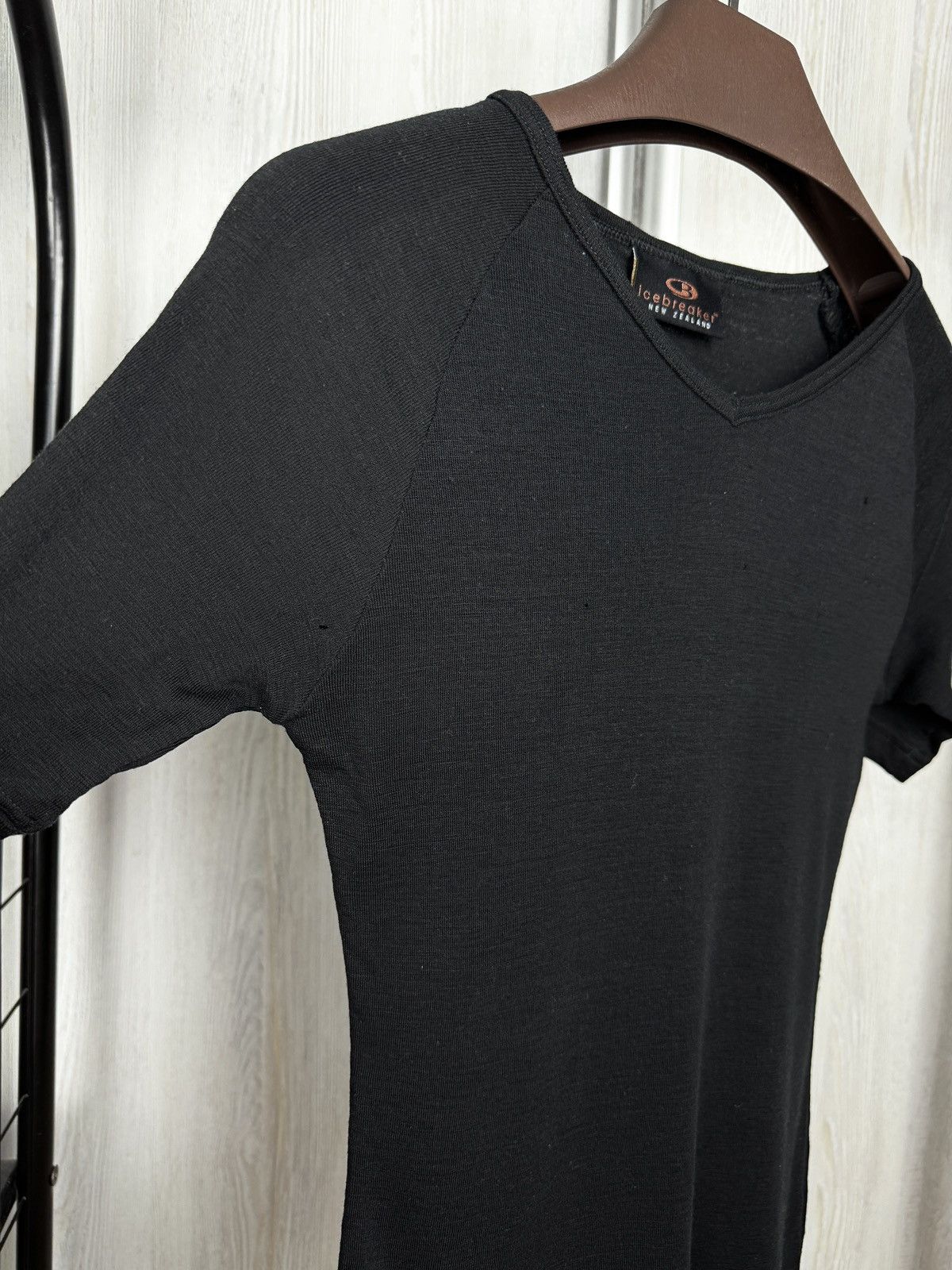 Icebreaker Icebreaker New Zealand Merino black basic tee shirt sz M Size US M / EU 48-50 / 2 - 8 Thumbnail