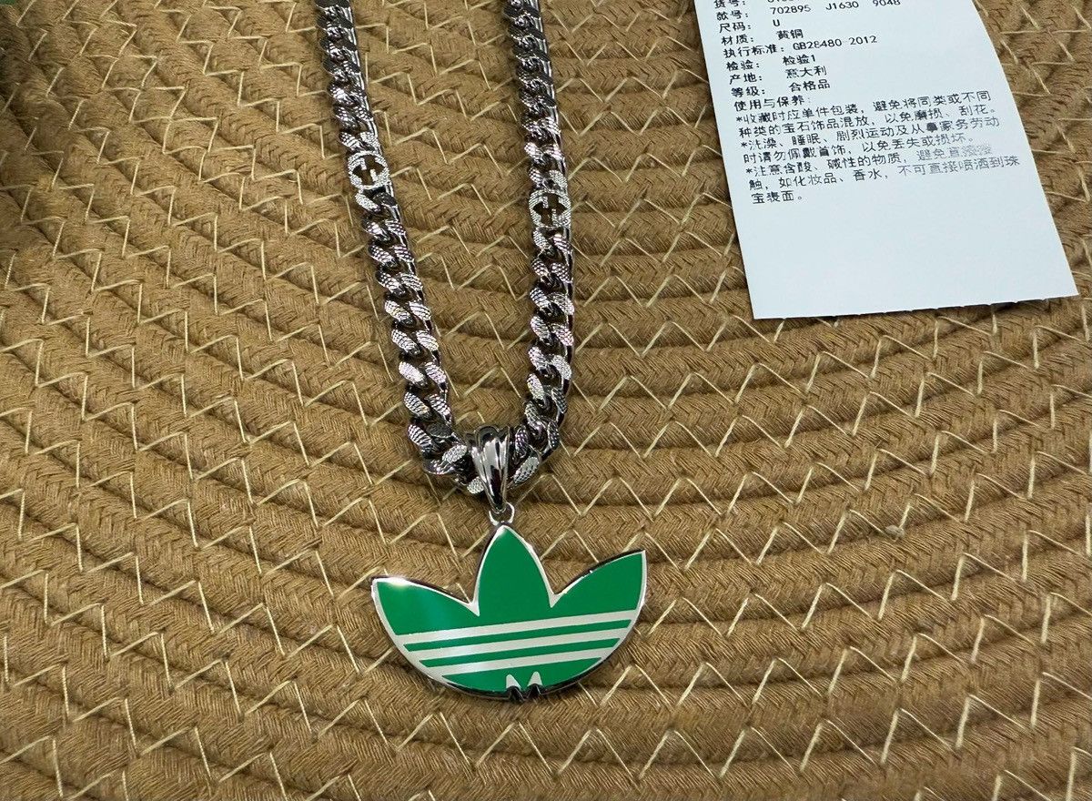 Gucci Enamel Gourmette Trefoil Small Pendant Necklace Size ONE SIZE - 2 Thumbnail