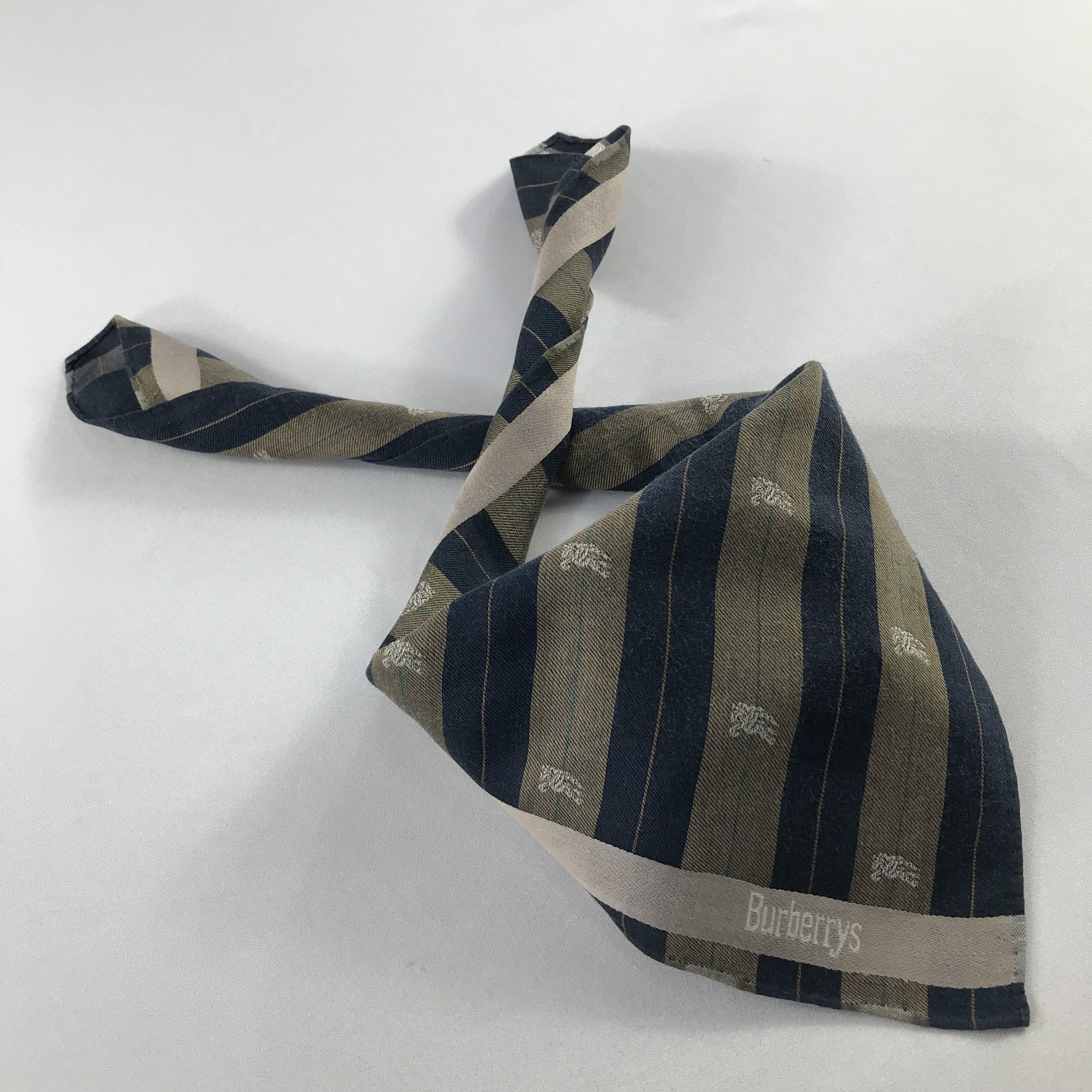 Burberry Burberry Handkerchief / Bandana / Neckerchief C594 Size ONE SIZE - 2 Thumbnail