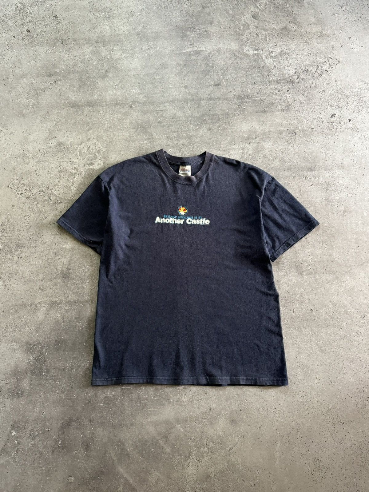 Nintendo × Vintage Vintage 2002 Nintendo Super Mario Bros. Sun Faded T-Shirt Size US XL / EU 56 / 4 - 3 Thumbnail