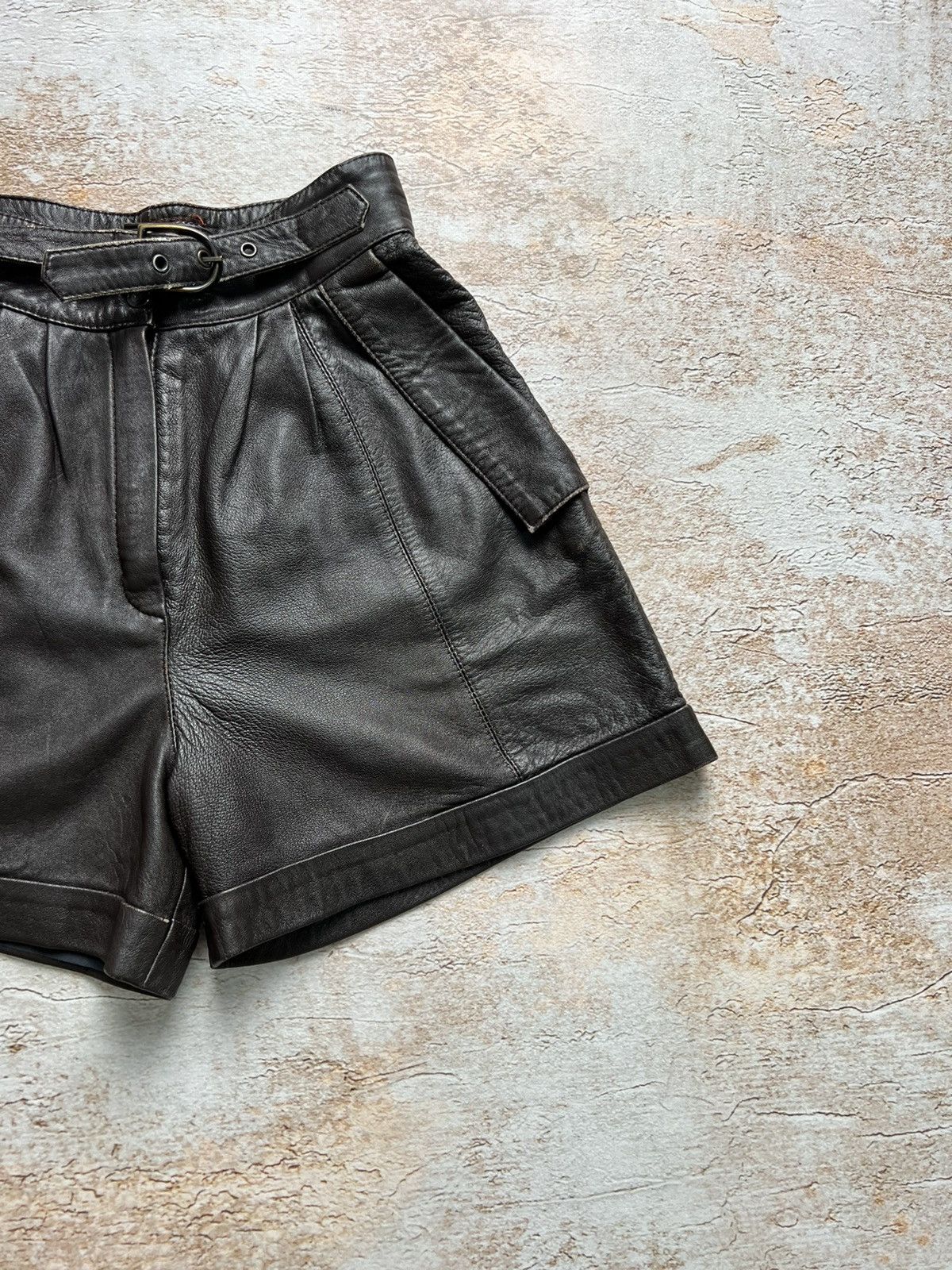 Japanese Brand × Leather Vintage retro leather belted mini shorts Size 27" / US 4 / IT 40 - 3 Thumbnail