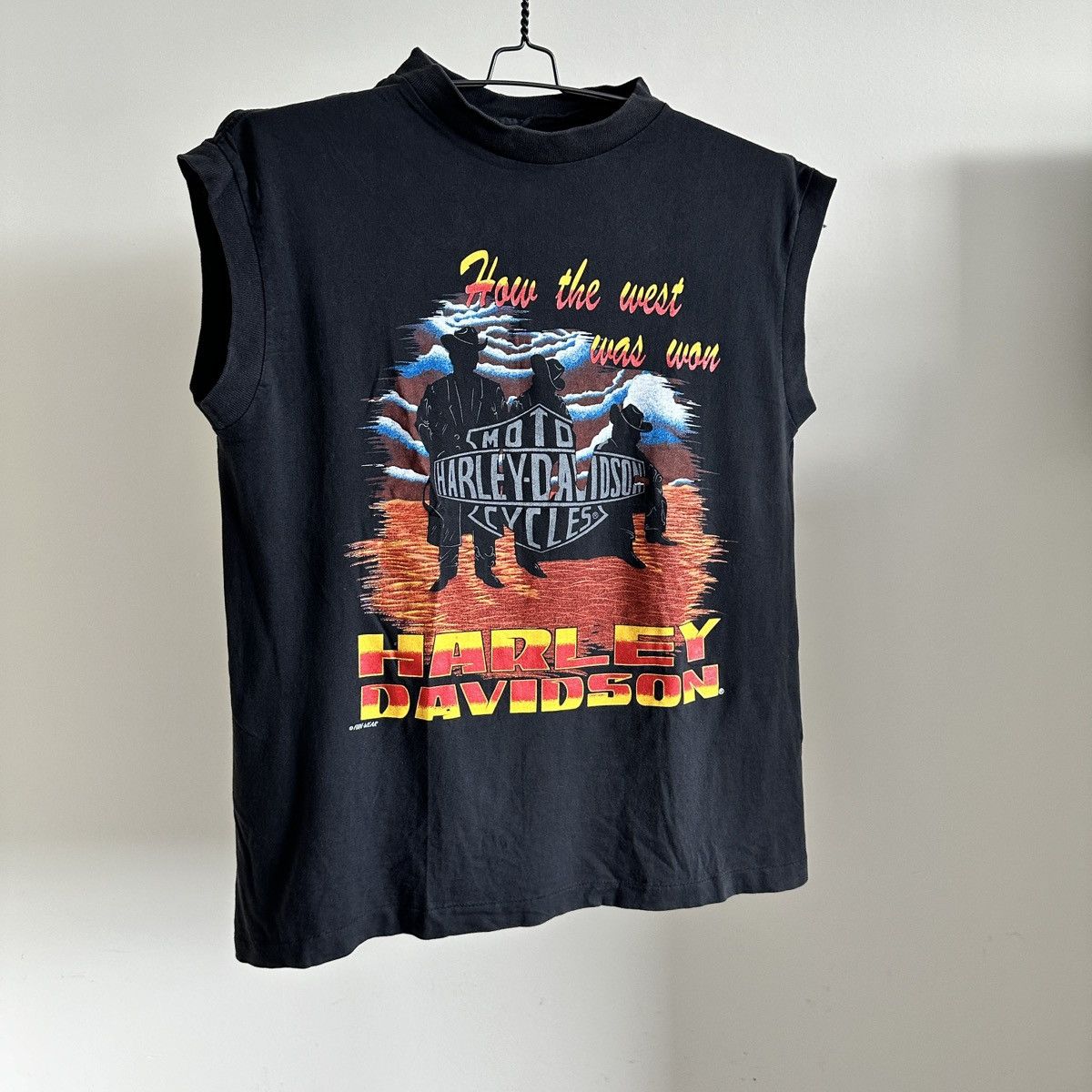 トップス 80s Harley-Davidson vintage tee RARE Vintage Harley Davidson 1980s Funwear T Shirt Distressed