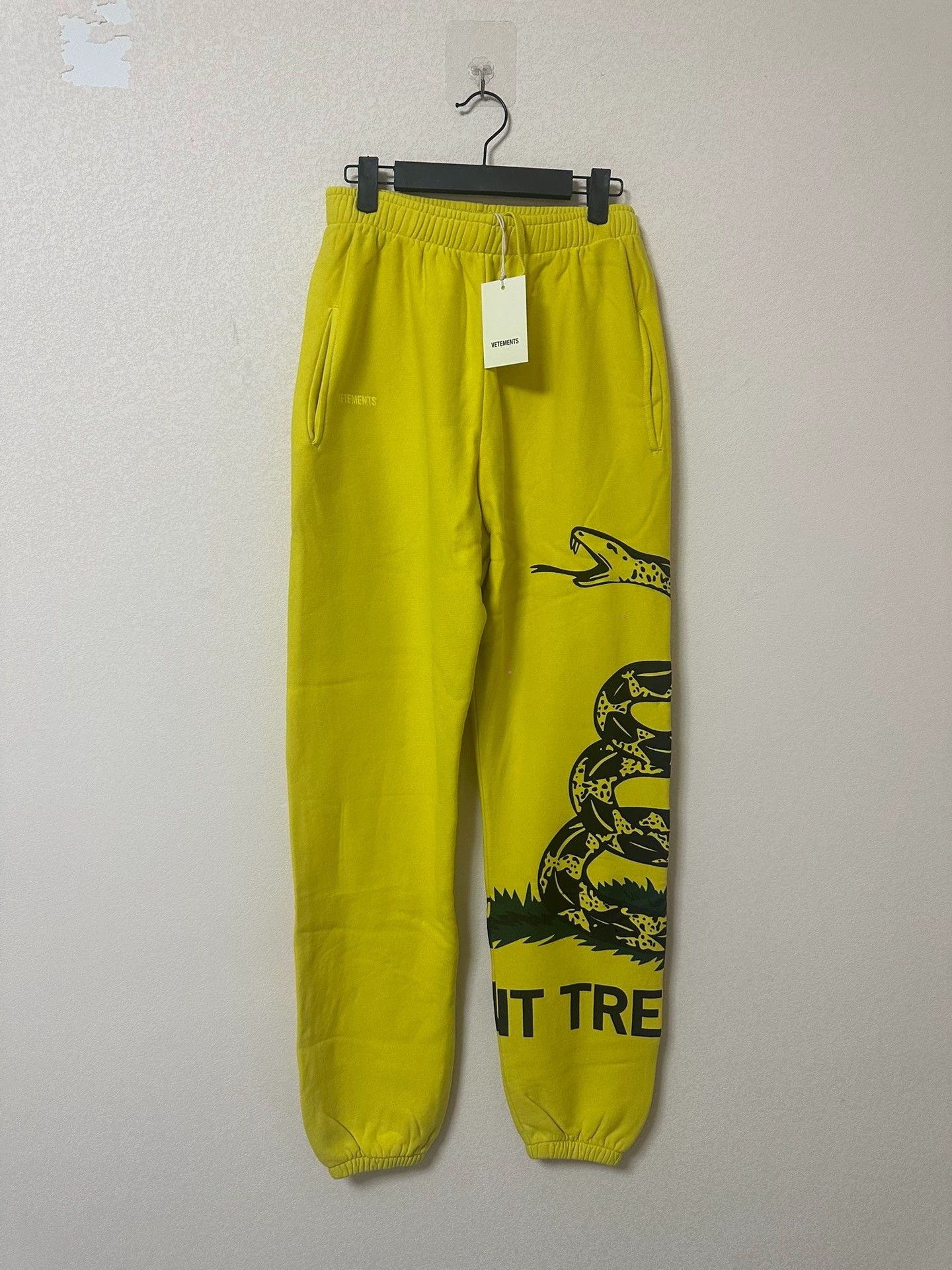 Vetements VETEMENTS Snake Print Yellow Pants - dmc Size US 32 / EU 48 - 1 Thumbnail