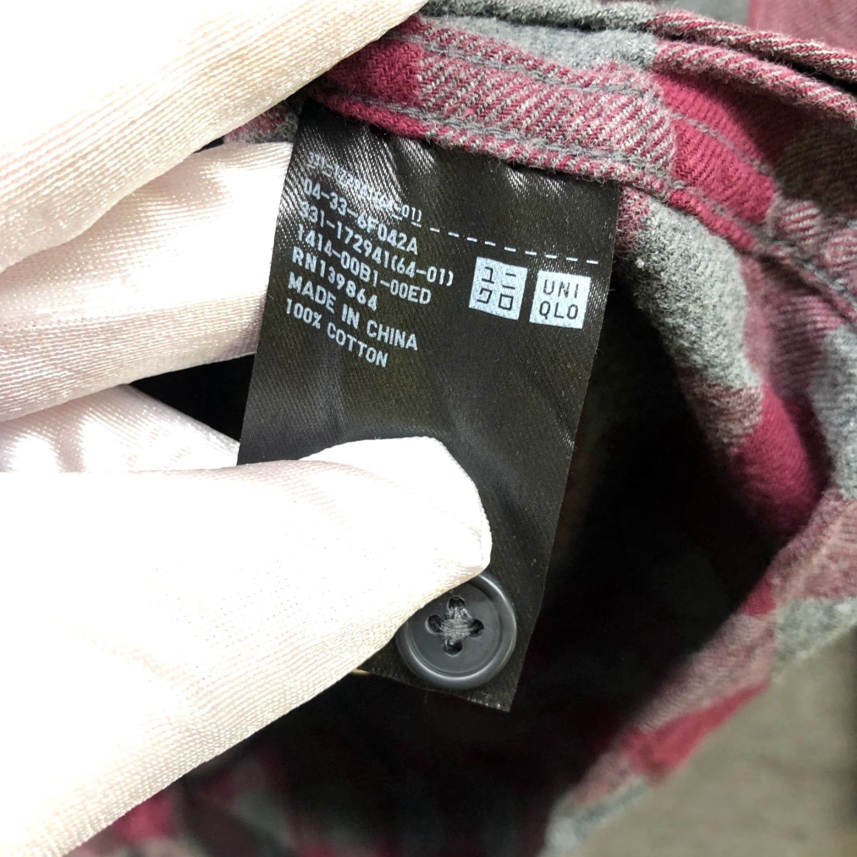 Uniqlo VINTAGE Uniqlo Flannel Shirt Mens XL Red Gray Plaid Cotton Overshirt Size US XL / EU 56 / 4 - 6 Thumbnail