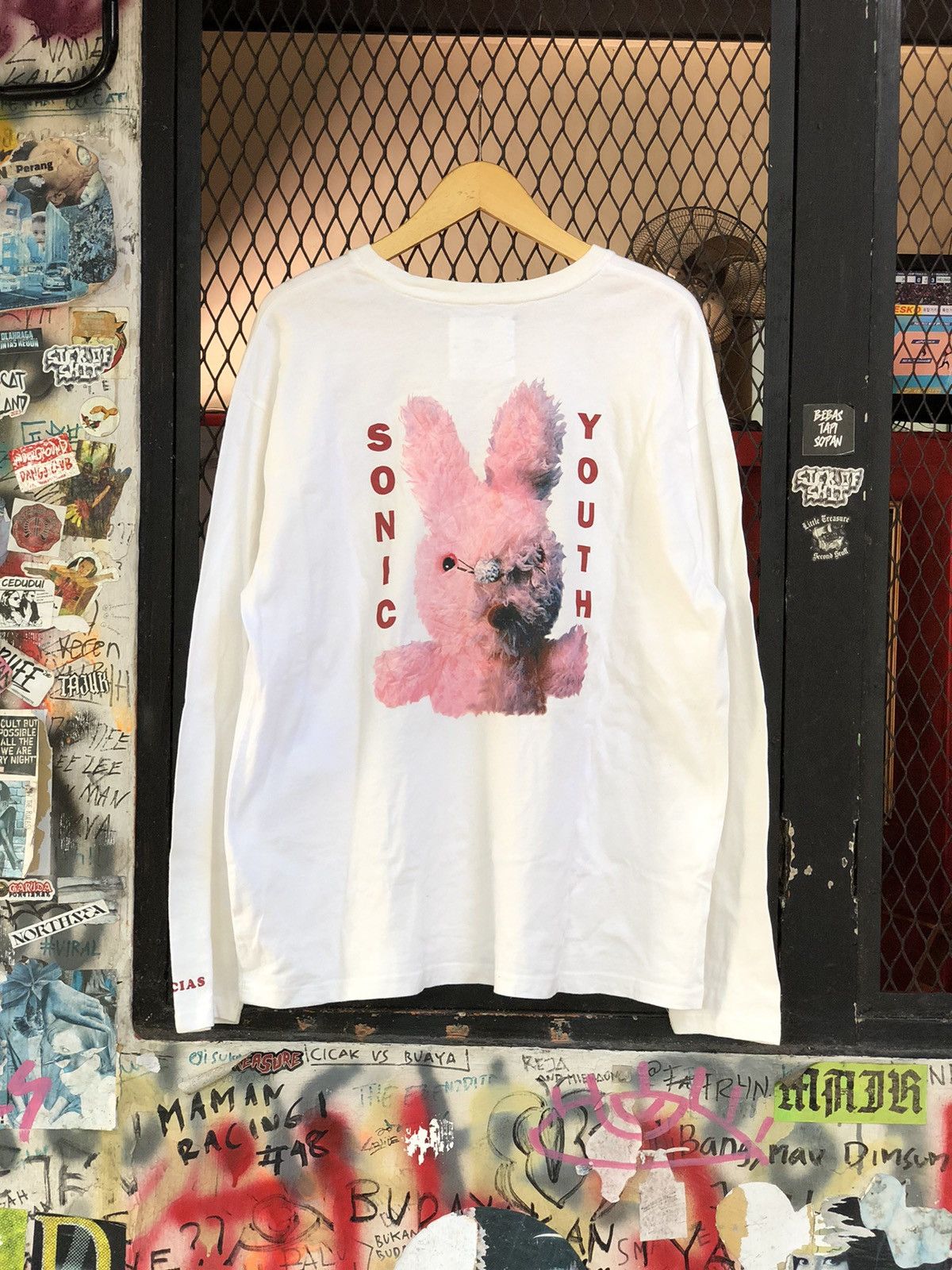 Band Tees SONIC YOUTH DIRTY BUNNY GRACIAS LONG SLEEVE Size US L / EU 52-54 / 3 - 1 Thumbnail