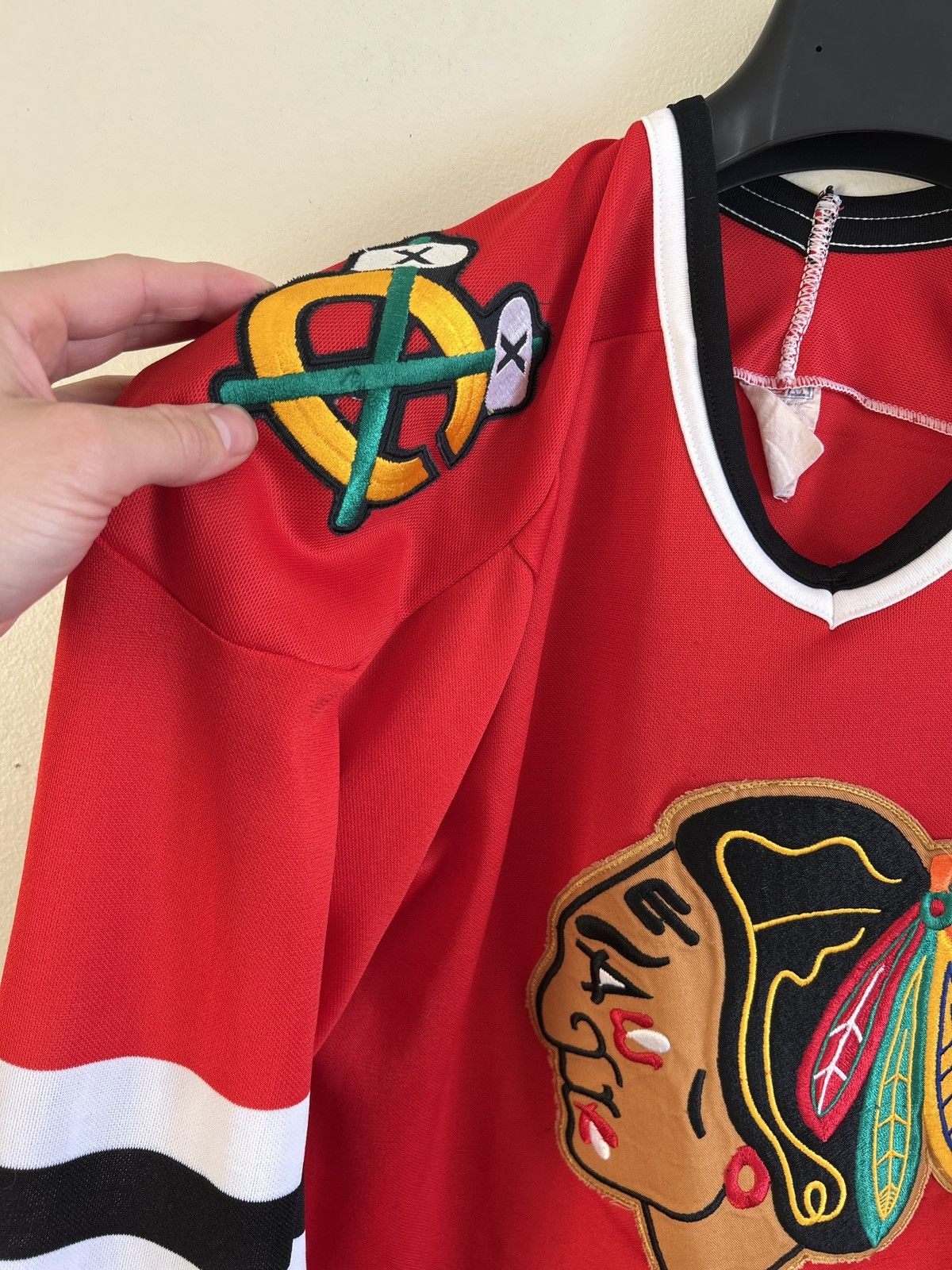 NHL Vintage CCM Chicago Blackhawks NHL Jersey Size US S / EU 44-46 / 1 - 5 Thumbnail
