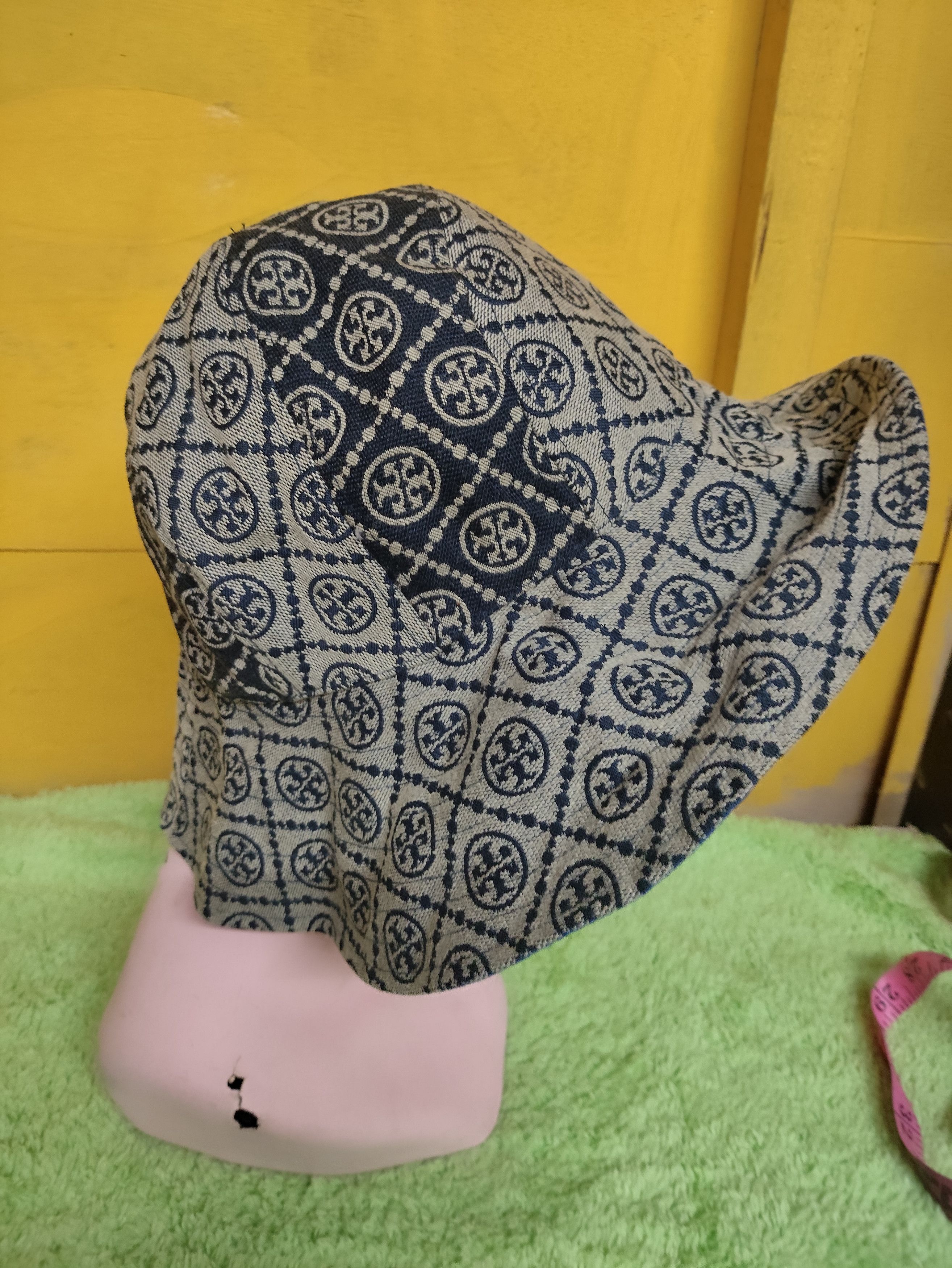 Vintage Vintage Hat Hologram Like GUCC1 Design Free size Size ONE SIZE - 2 Thumbnail