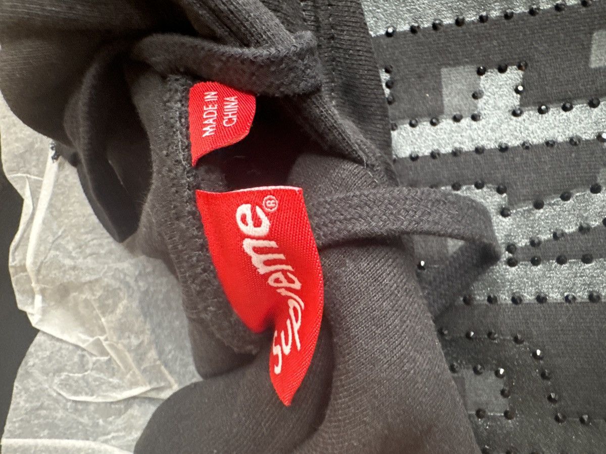 Supreme Supreme Rhinestone Shadow Hooded Sweatshirt Size US L / EU 52-54 / 3 - 3 Thumbnail