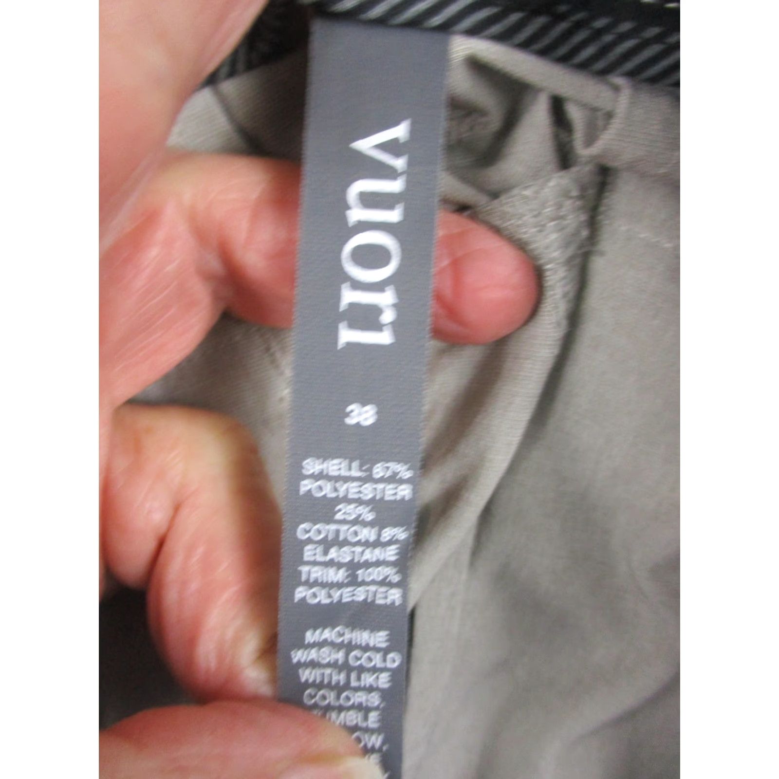 Vuori Vuori Mens 38 Beige Aim Chino Stretch Travel 7 Inseam Shorts Flat Front Pockets Zip Logo Size US 38 / EU 54 - 6 Thumbnail