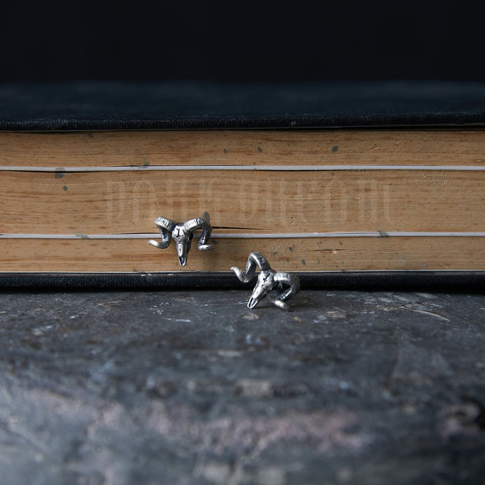 Jewelry Goat sheep Punk Earrings One Pairs Chrome Jewelry Size ONE SIZE - 2 Thumbnail