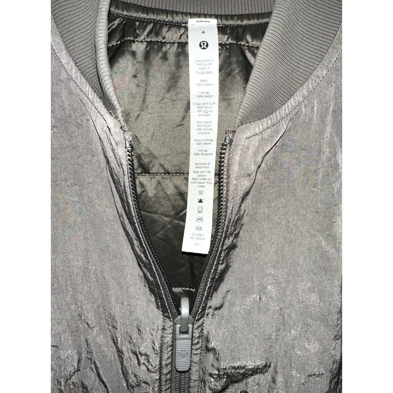 Lululemon Lululemon Green Nylon Insulsted Bomber Style Jacket Womens 4 Size S / US 4 / IT 40 - 2 Thumbnail