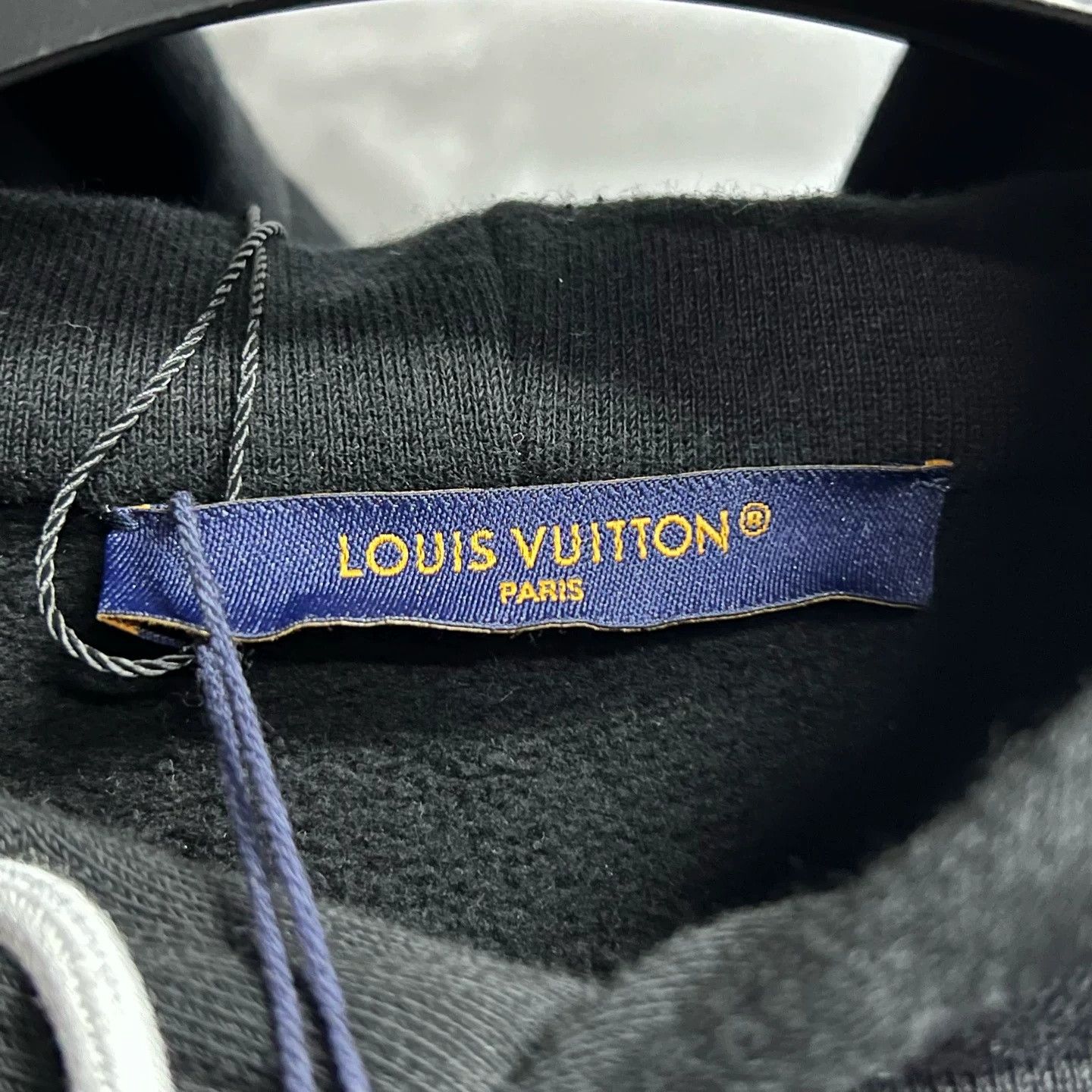 Louis Vuitton Louis Vuitton Black Logo Print Hoodie Size US S / EU 44-46 / 1 - 2 Thumbnail