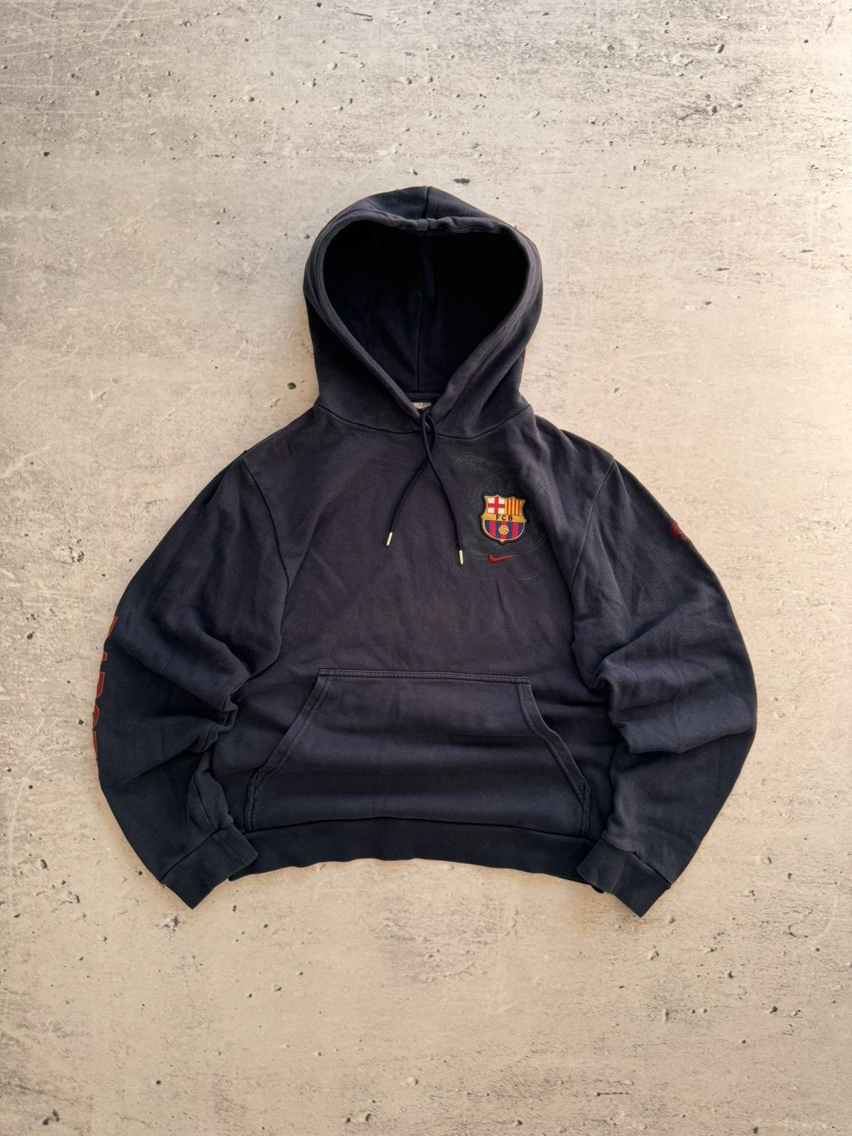 Nike × Vintage NIKE x FCB VINTAGE CENTER LOGO OVERSIZE BOXY HOODIE Size US S / EU 44-46 / 1 - 1 Thumbnail