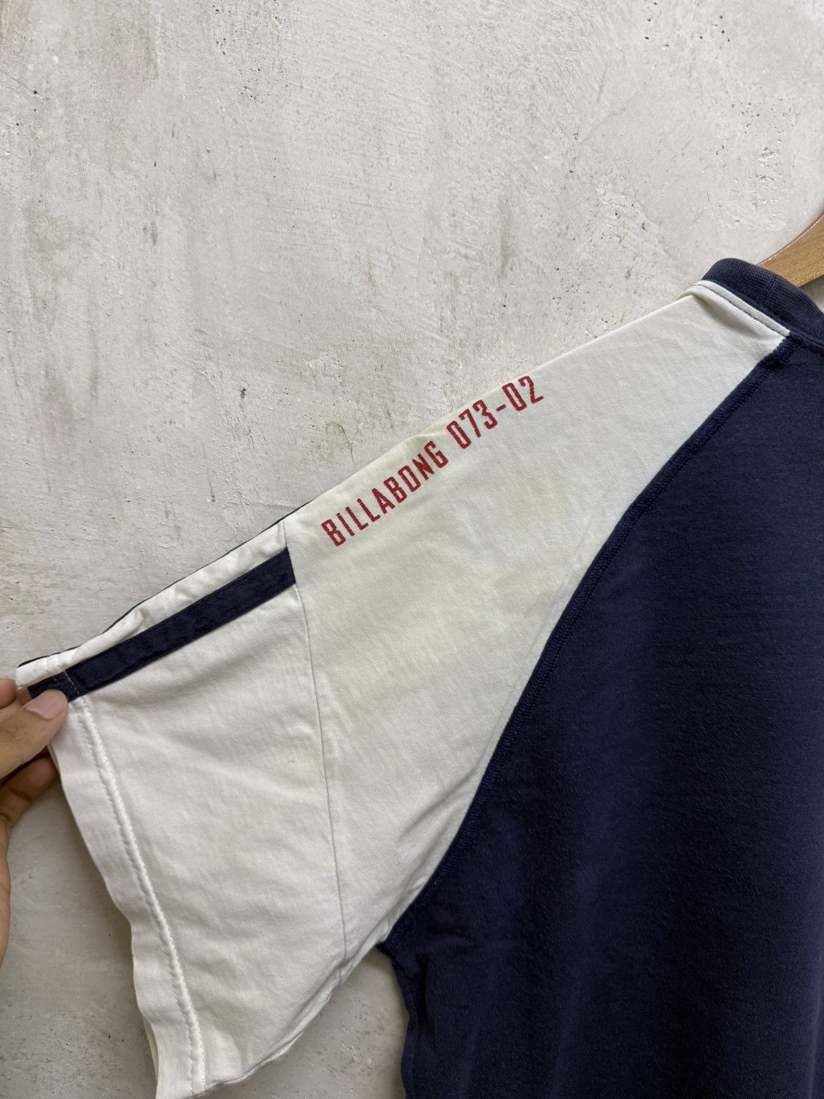 Billabong 2000s Distressed Billabong Script y2k Tee Size US M / EU 48-50 / 2 - 5 Thumbnail