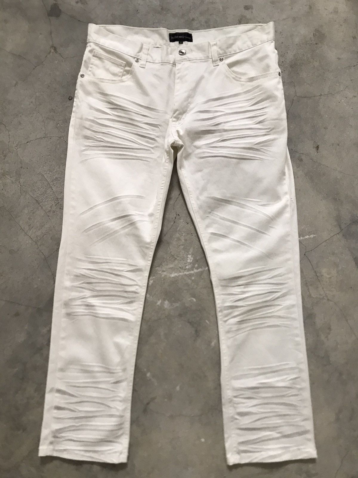 In The Attic In The Attic Homme Distressed Rock White Pants Size US 32 / EU 48 - 1 Thumbnail