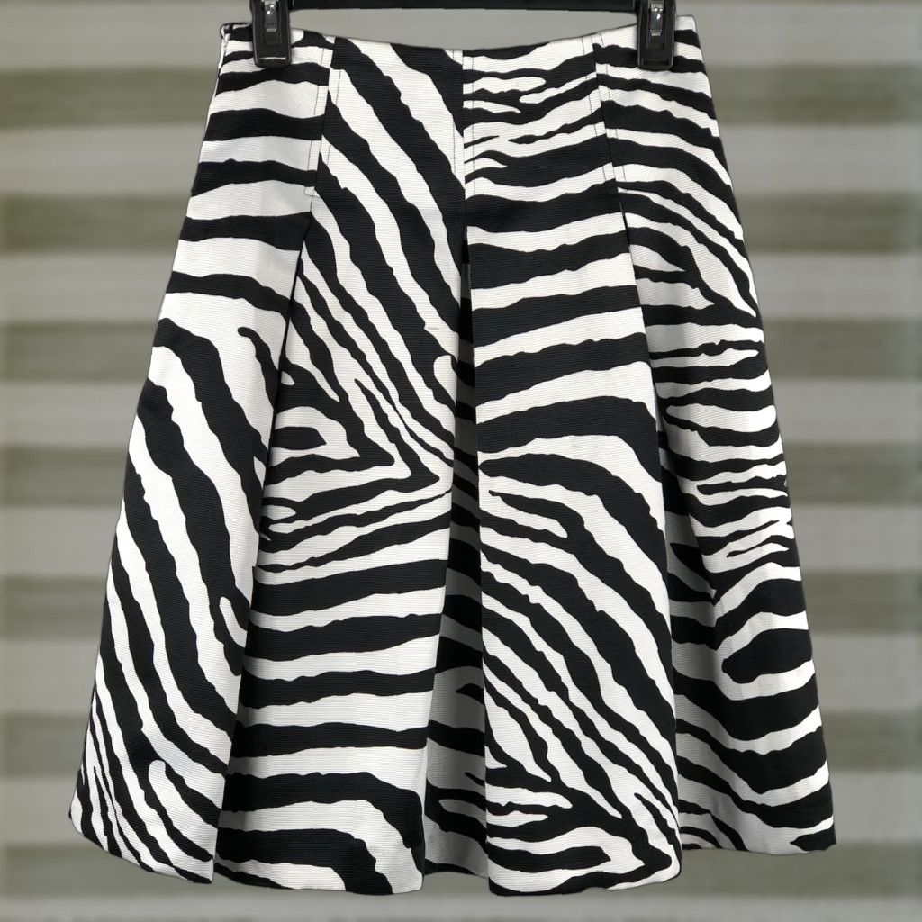 Express Express Skirt 4 Black White Animal Zebra Pleated Swing Knee Length Womens Y2K Career Vintage: No Size 27" / US 4 / IT 40 - 1 Thumbnail