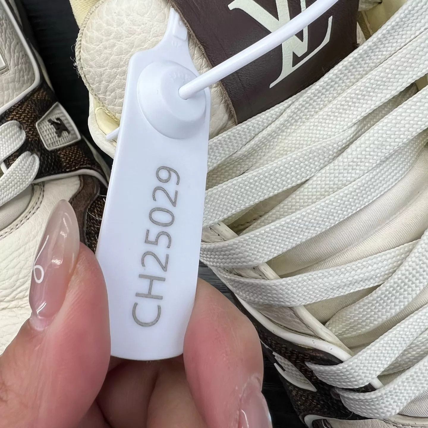 Louis Vuitton LV Trainer White Brown Checkerboard 8/42 Size US 9 / EU 42 - 9 Thumbnail