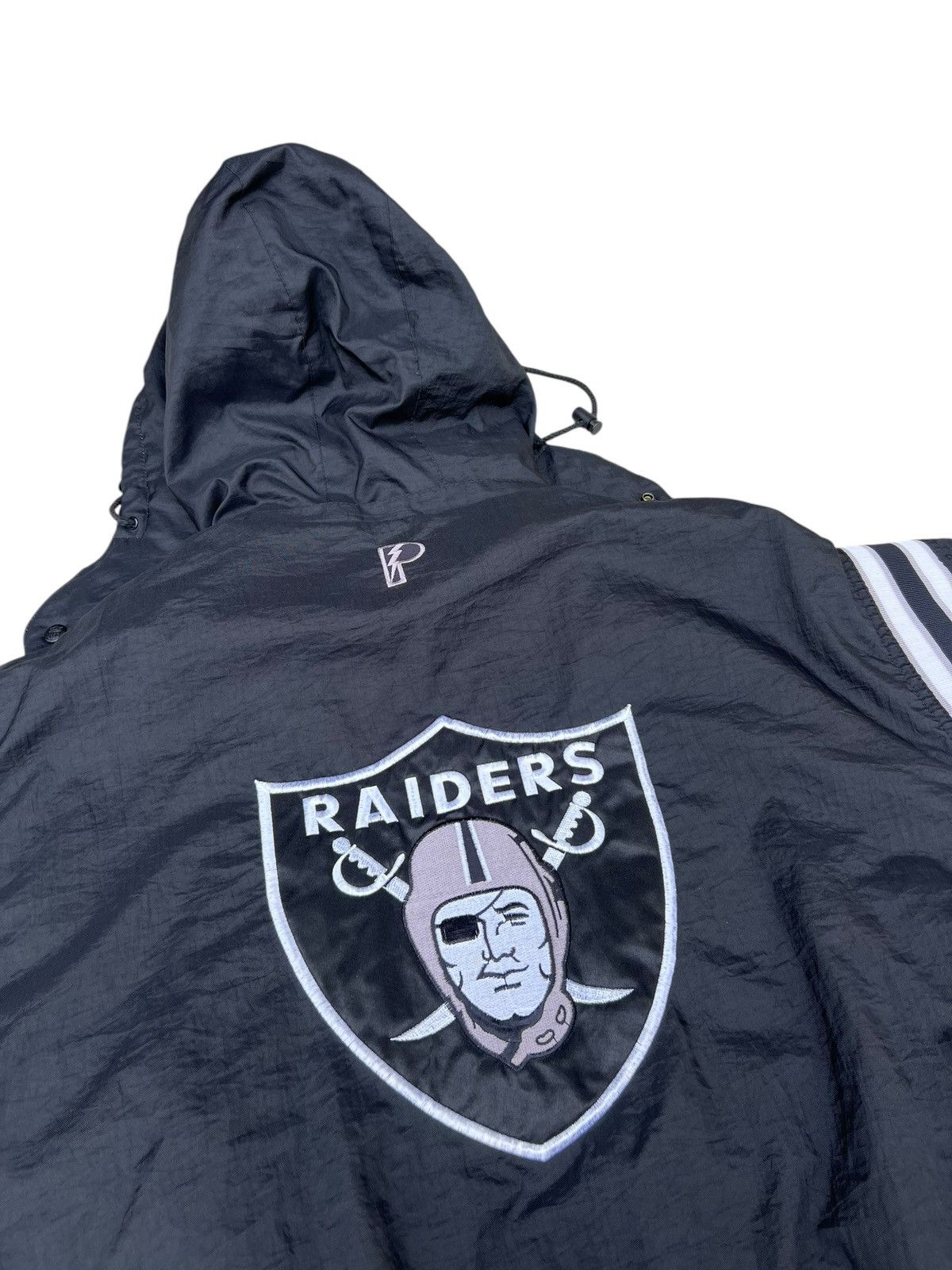 Foot Locker 90s NFL Raiders Reversible Heavy Puffer Pro Player Jacket Size US L / EU 52-54 / 3 - 3 Thumbnail