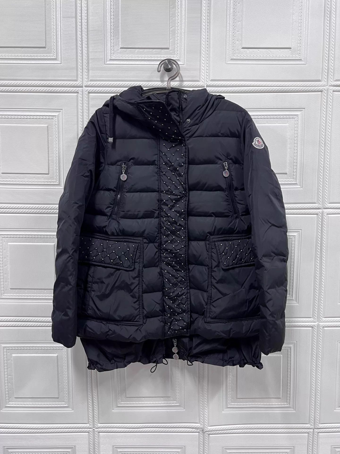 Moncler Moncler sleeve logo mid-length hooded puffer 2 99 new Size XS / US 0-2 / IT 36-38 - 1 Thumbnail