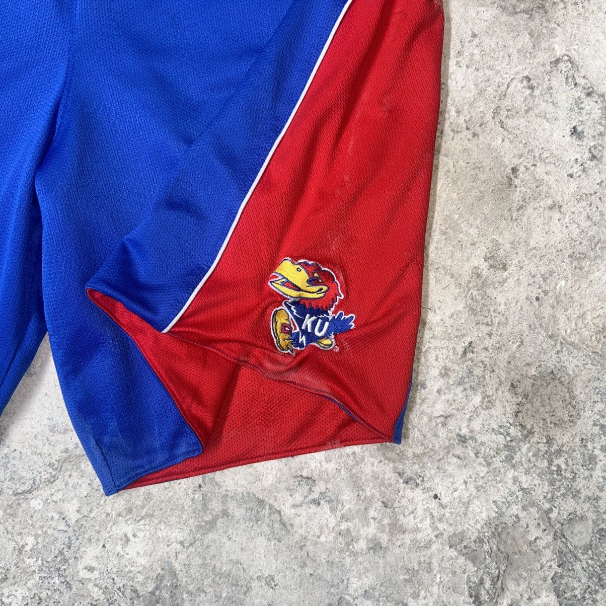 Nike Retro Nike Team Kansas University JayHawks Reversible Shorts Size US 38 / EU 54 - 2 Thumbnail