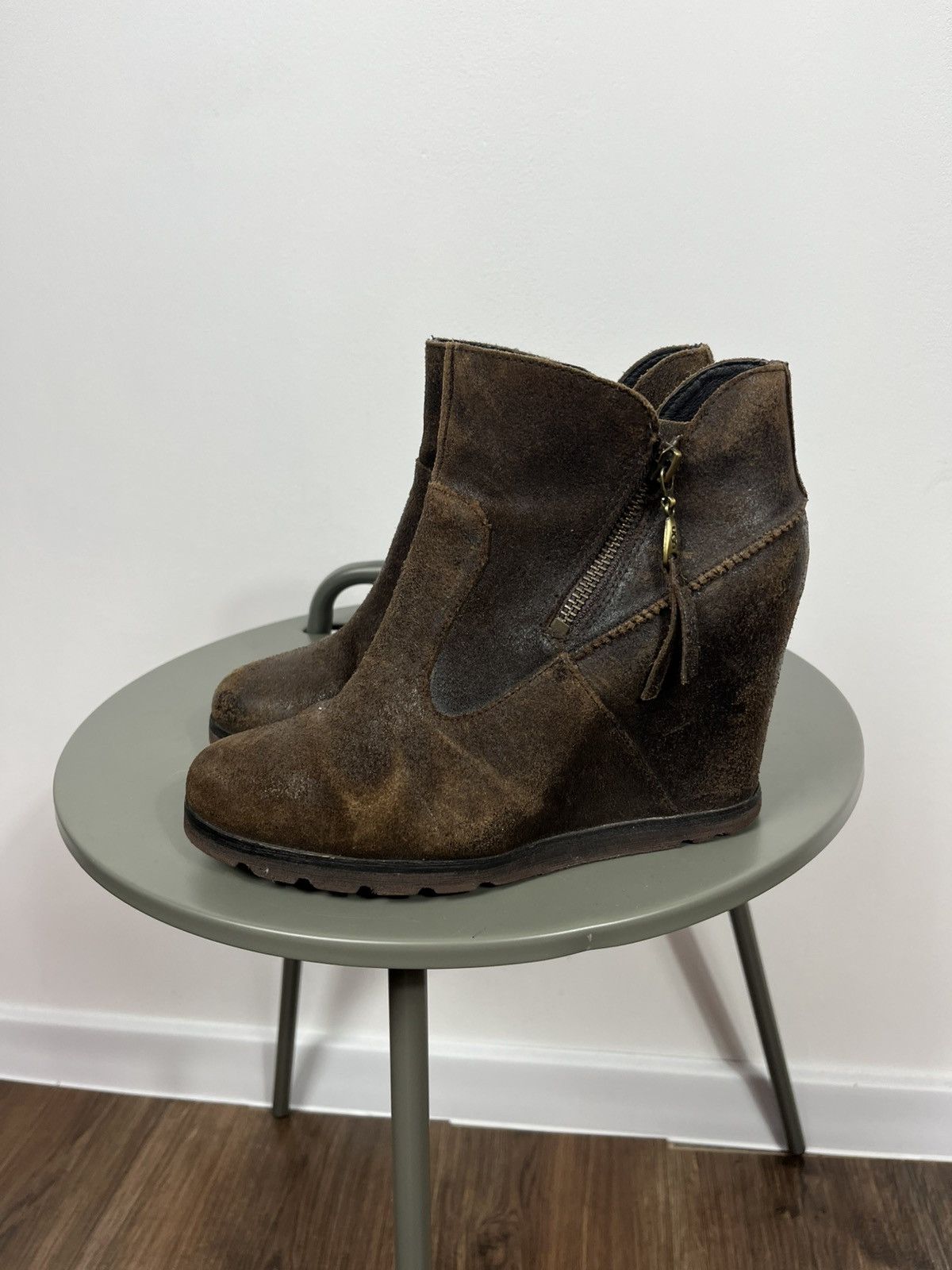 Ugg UGG Wedge Suede Ankle Boots Brown Zip EU 39 US 8 Platform Size US 8 / IT 38 - 3 Thumbnail