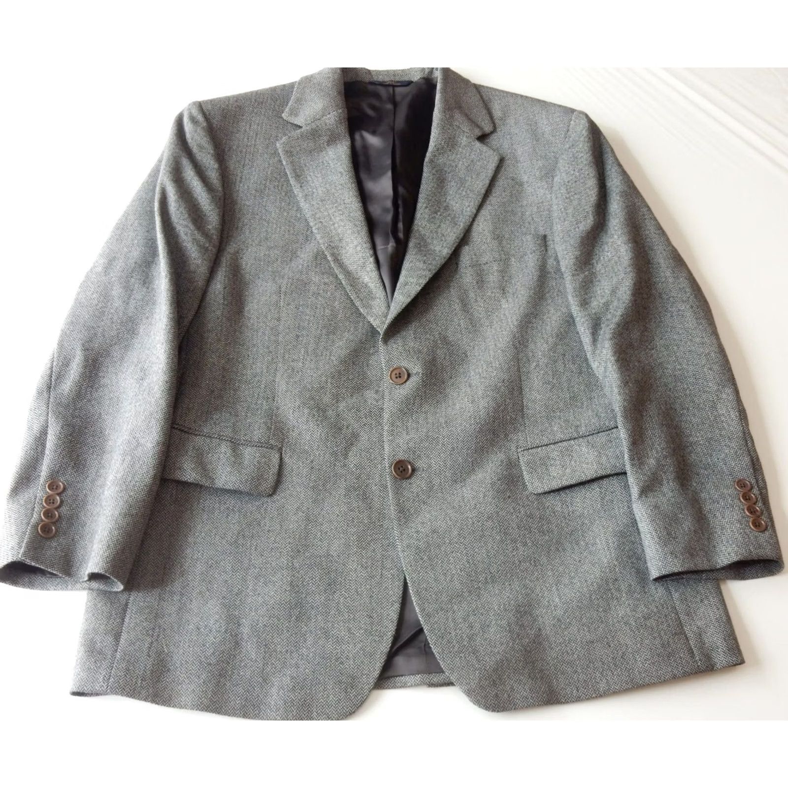 Brooks Brothers Brooks Brothers Blazer Sport Coat 42S Herringbone Wool Gray Men’s Blazer 2 Button 1 Vent 42 Short Mens Size 42R - 2 Thumbnail