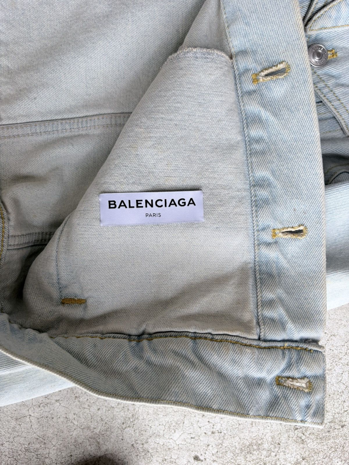 Balenciaga Balenciaga fw17 batwing collar distressed denim jacket Size US M / EU 48-50 / 2 - 3 Thumbnail