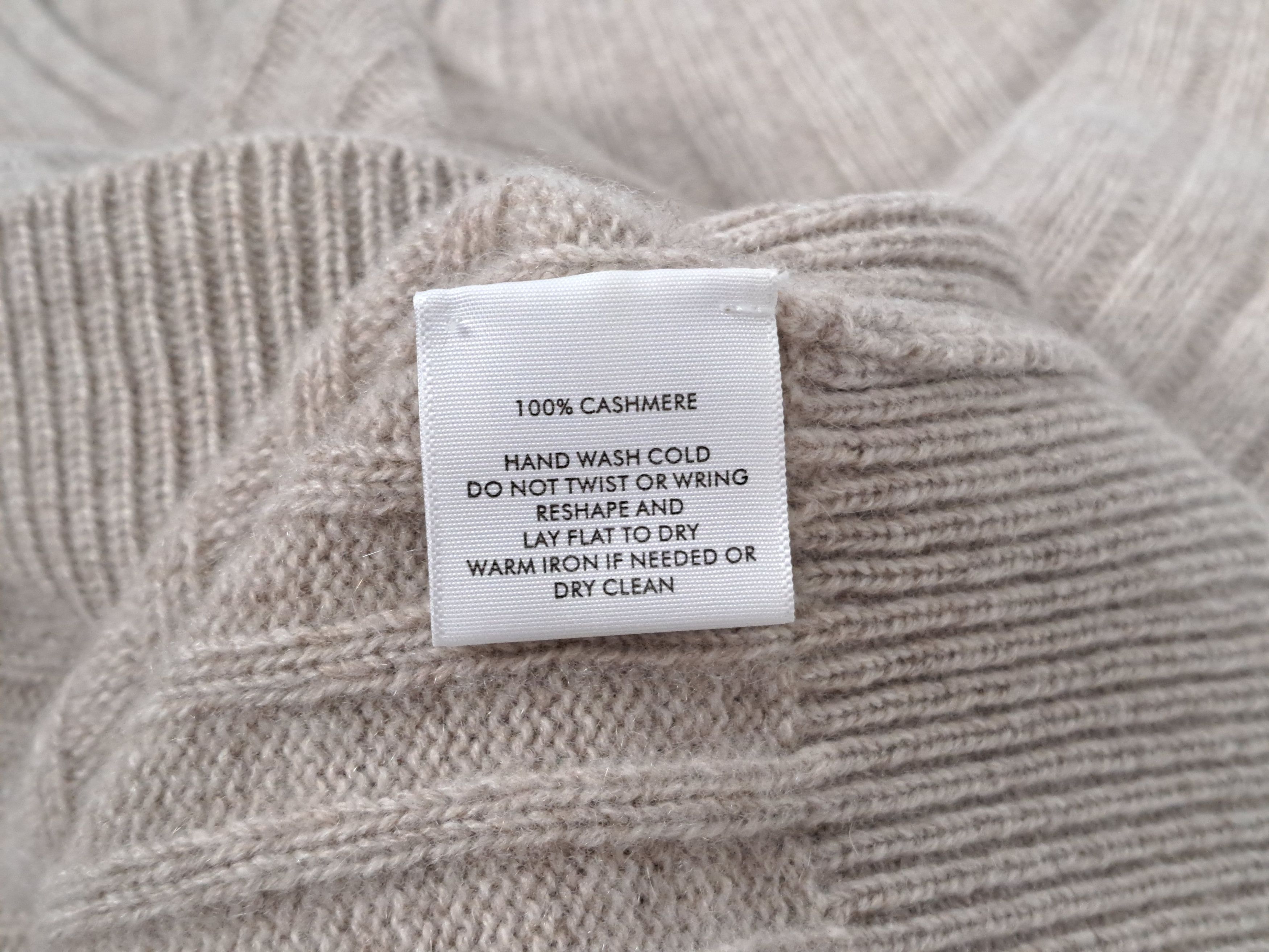 White + Warren WHITE + WARREN cashmere ribbed V-neck sweater. Size L Size L / US 10 / IT 46 - 6 Thumbnail