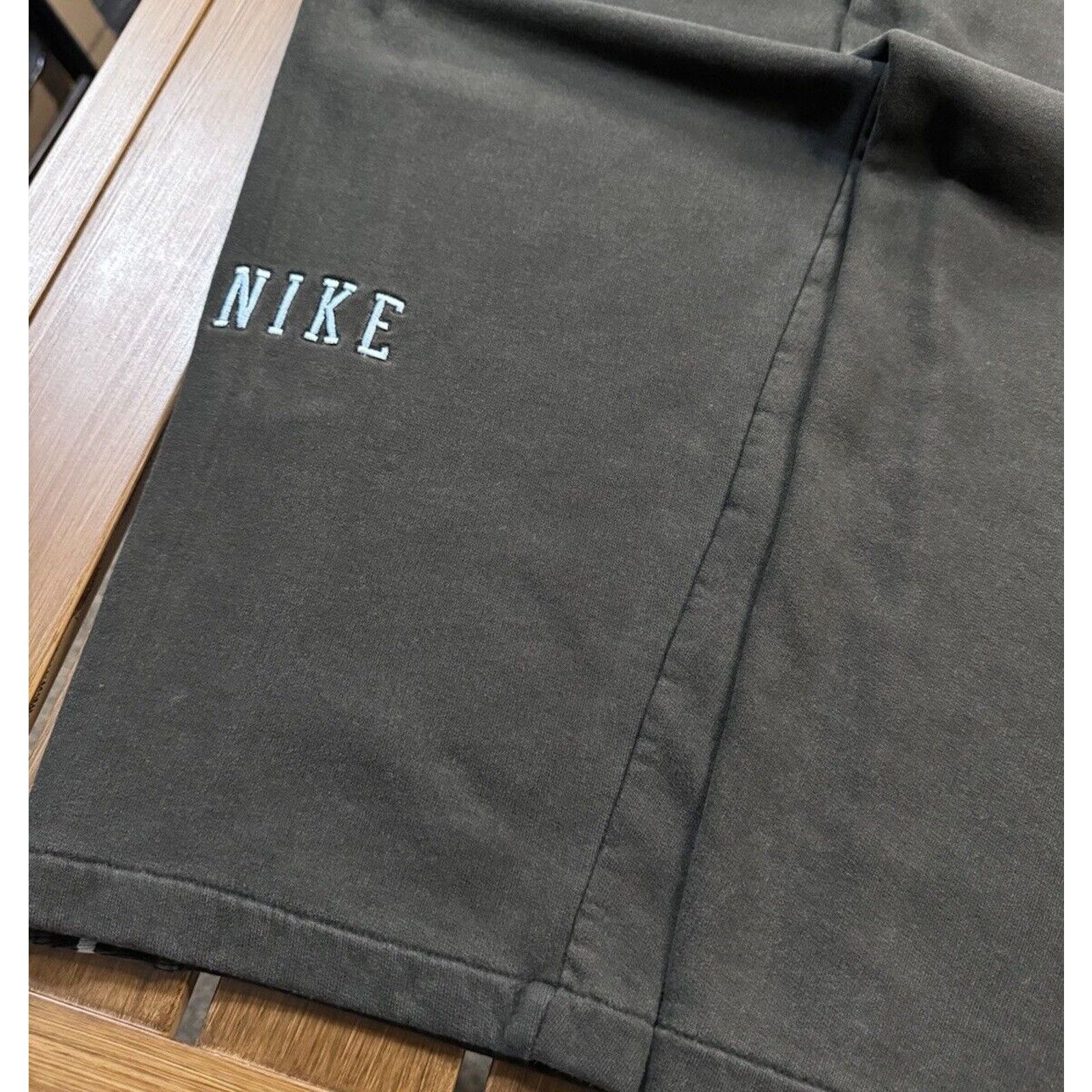 Nike Vintage Y2k Nike Large Baggy Skater ( STAINS/ FLAWS ) Size US 38 / EU 54 - 5 Thumbnail
