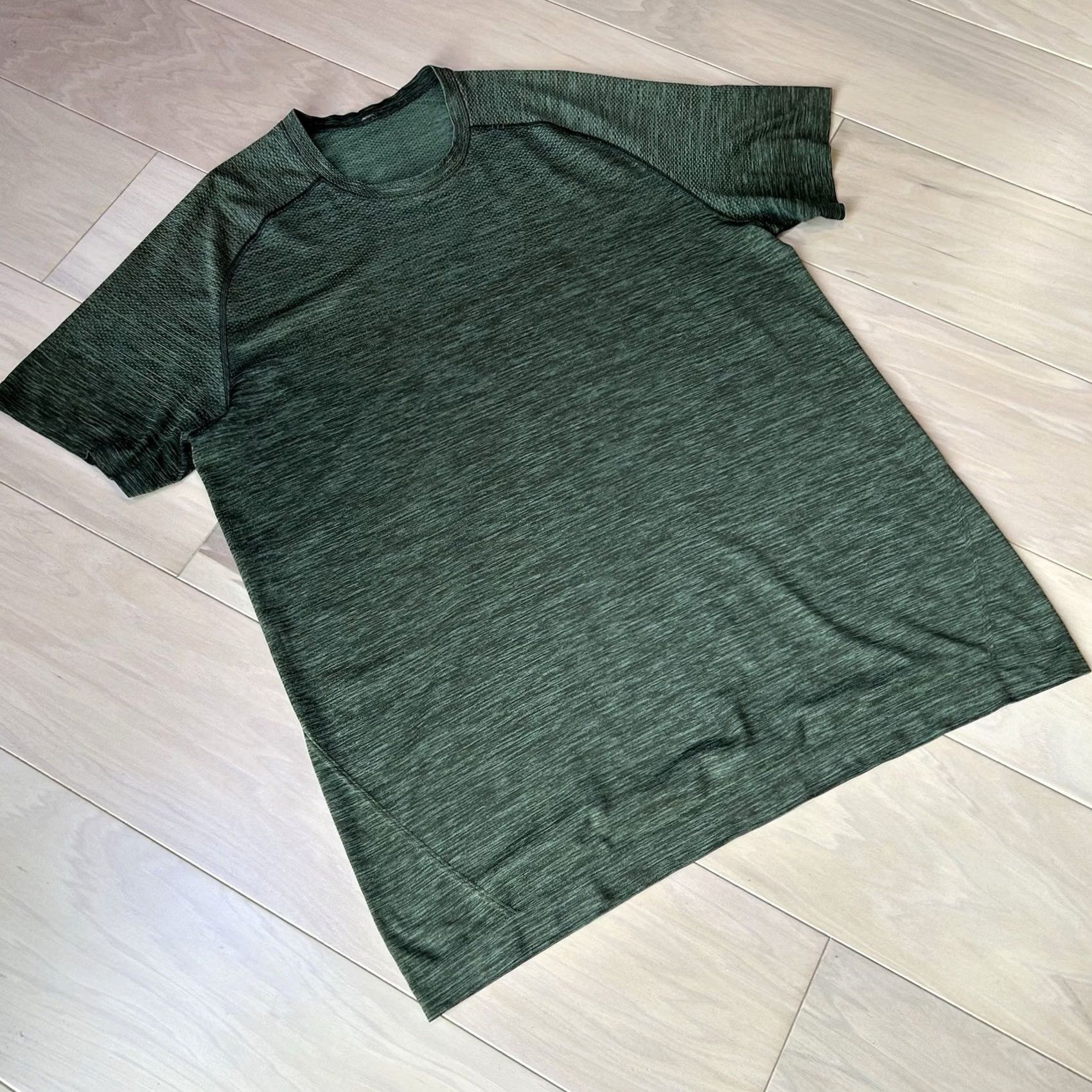 Lululemon Lululemon Metal Vent Shirt Short Sleeve Men's XL Green Performance Tee Size US XL / EU 56 / 4 - 2 Thumbnail
