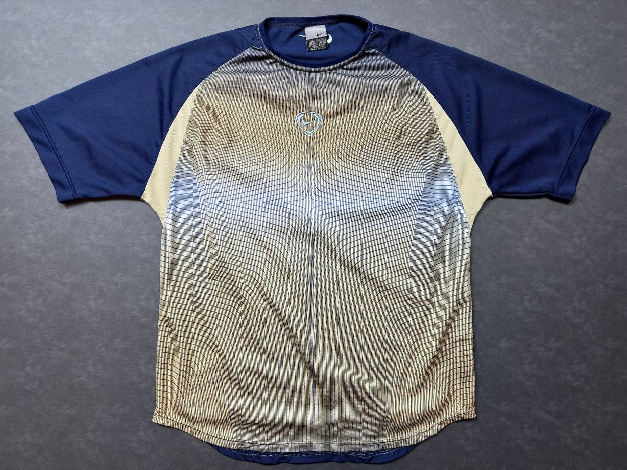 Nike Nike Vintage Rare Mens T-Shirt M Swoosh Tn Acg Size US M / EU 48-50 / 2 - 1 Thumbnail