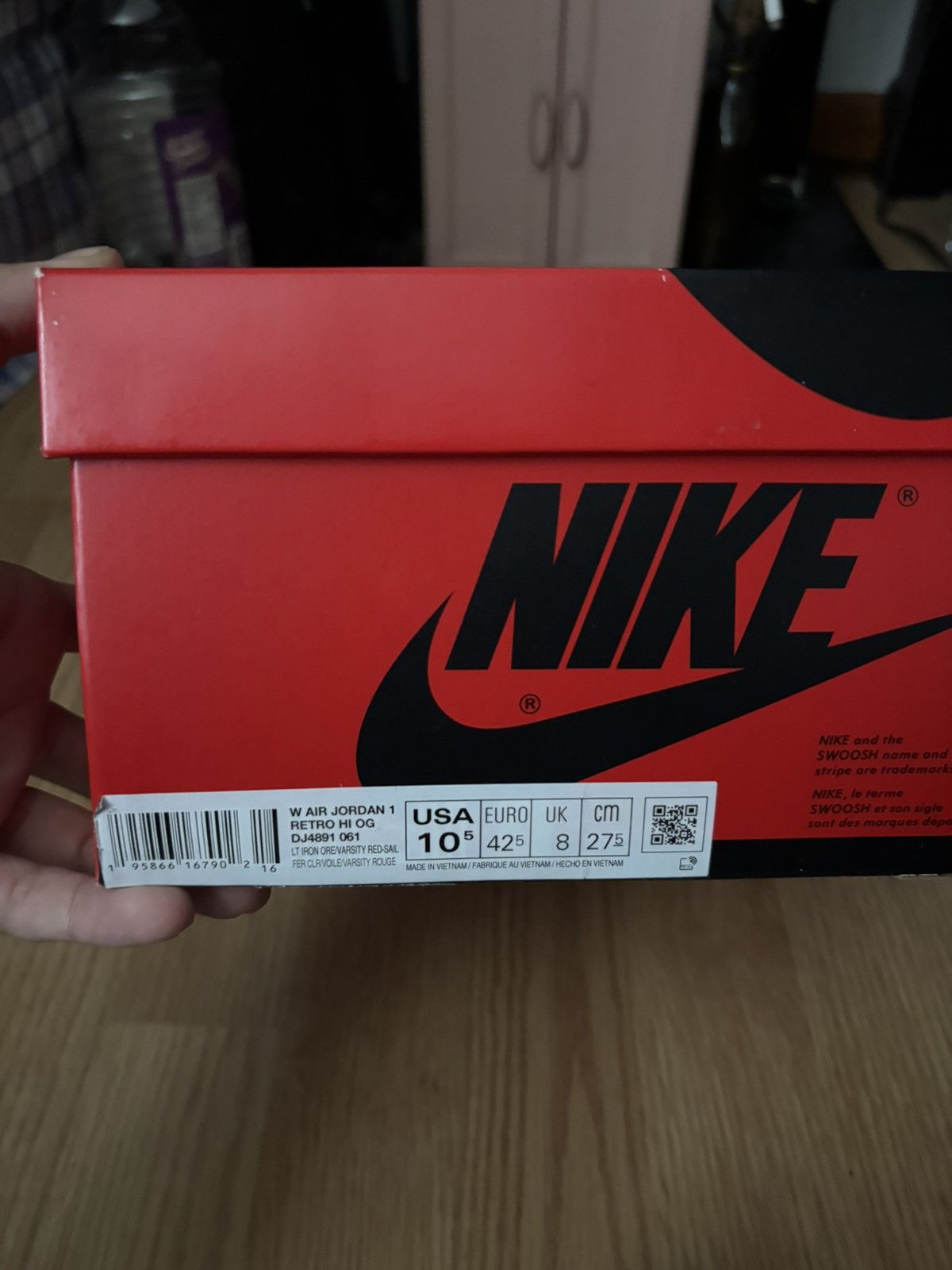 Jordan Brand Jordan 1 High Red Size US 9 / EU 42 - 8 Thumbnail