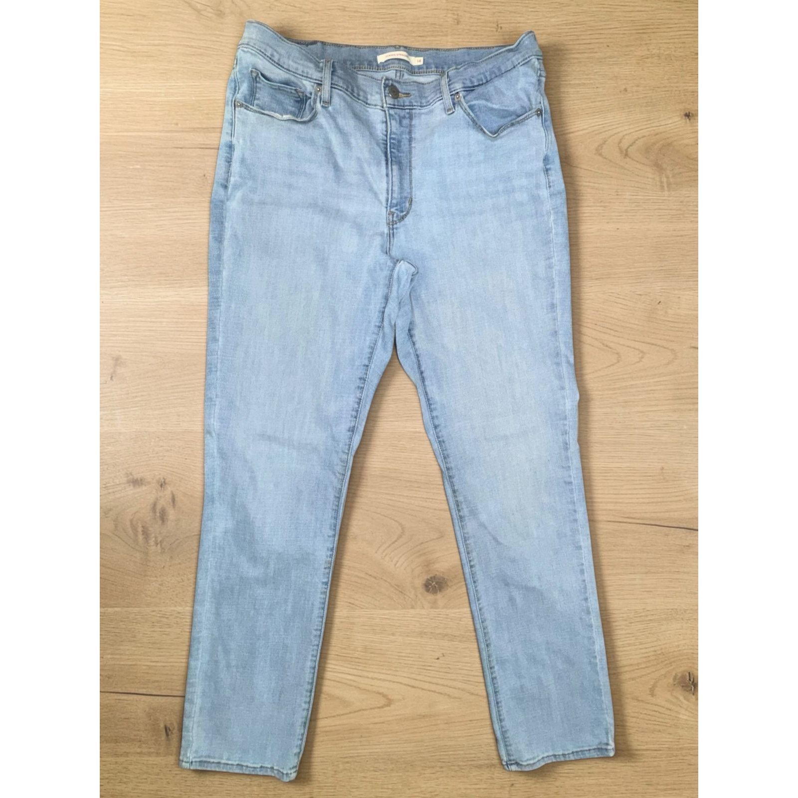 Levi's LEVI’S WOMEN'S CLASSIC STRAIGHT JEANS 14 Long Size 32" / US 10 / IT 46 - 1 Thumbnail