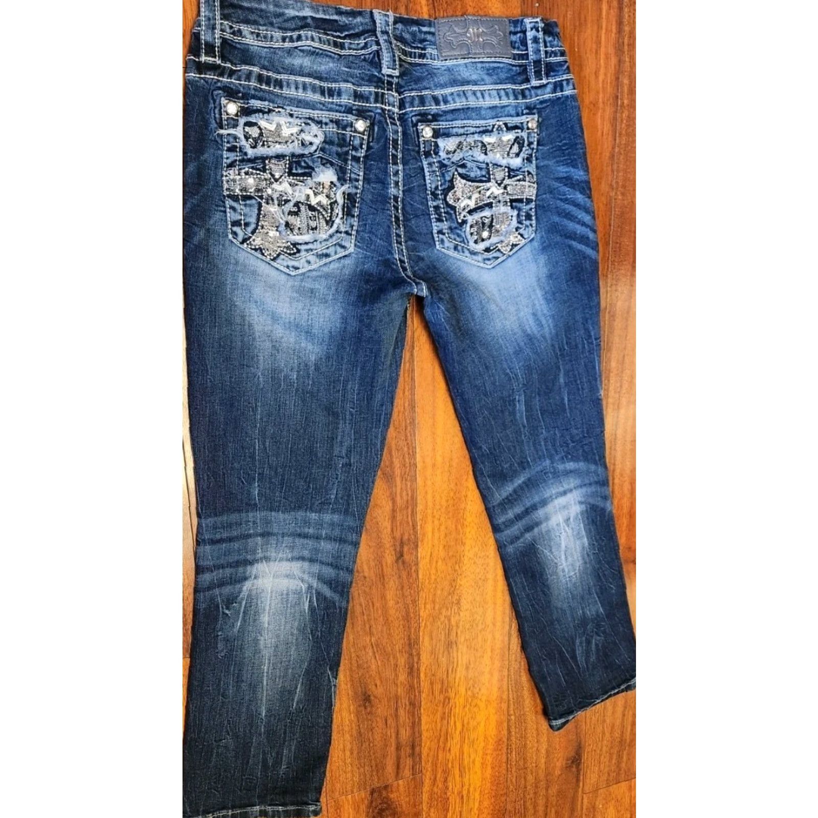 Miss Me MISS ME Easy Crop Jeans Women's 28 Denim Cross Pockets Mid-Rise Jeans Professionals? Size 28" / US 6 / IT 42 - 3 Thumbnail