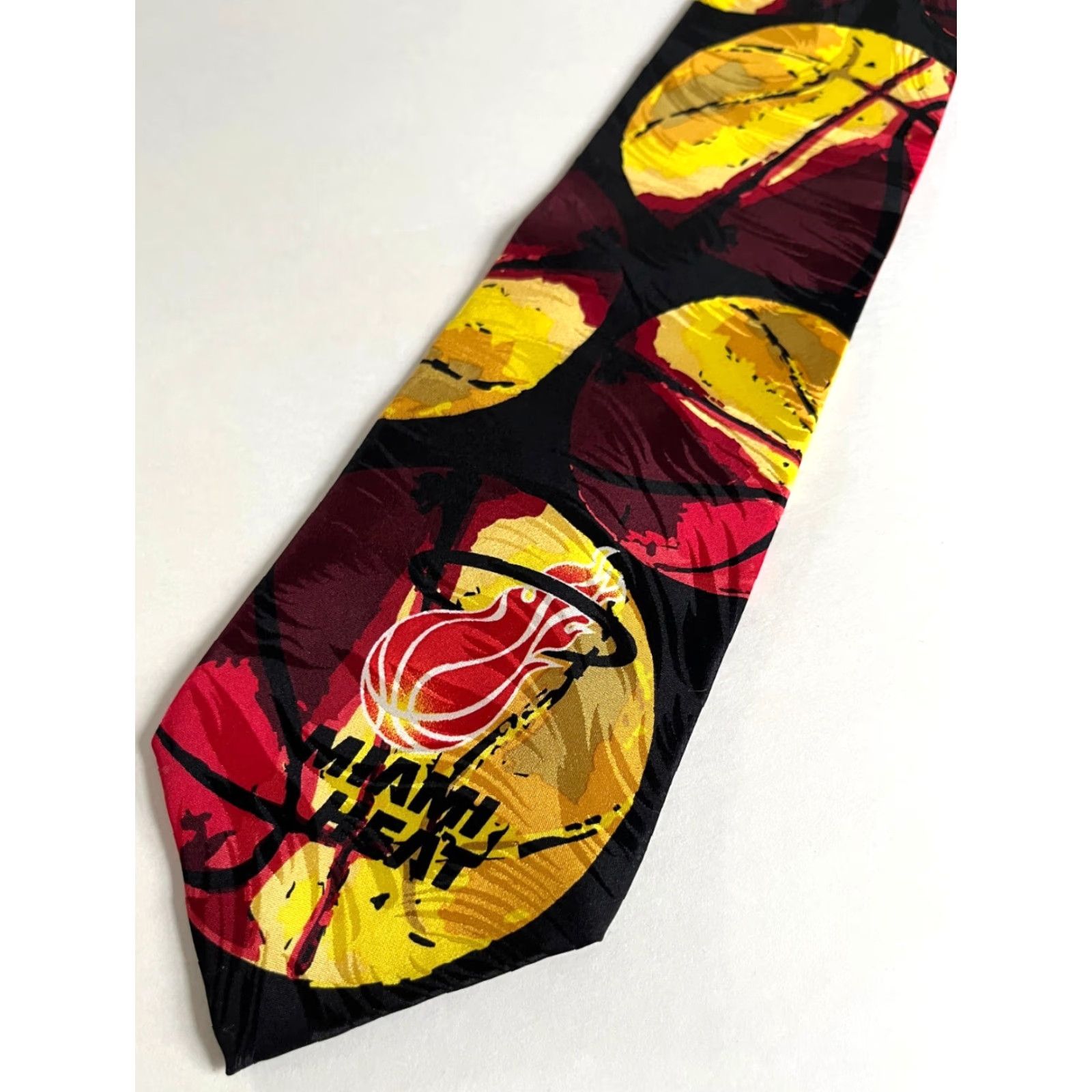 NBA VINTAGE NWT Miami Heat Silk Tie RM Sport Ralph Marlin Made in USA Size ONE SIZE - 5 Thumbnail