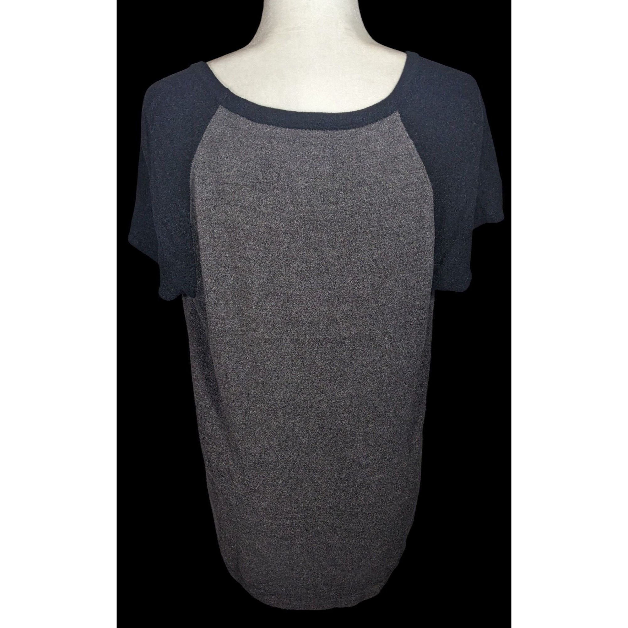 Disney Disney x Barefoot Dreams Black And Grey Top Size S / US 4 / IT 40 - 2 Thumbnail