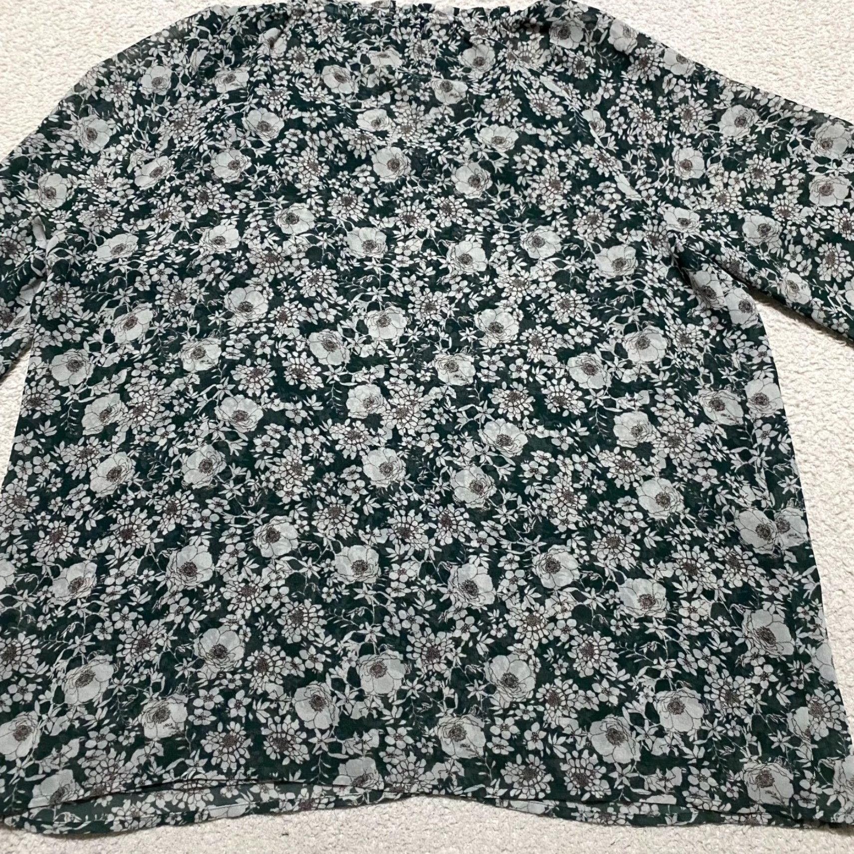 Vintage Cabi Shirt Womens Small Gray Black Floral V Neck Long Sleeve Chiffon Blouse Size S / US 4 / IT 40 - 7 Thumbnail